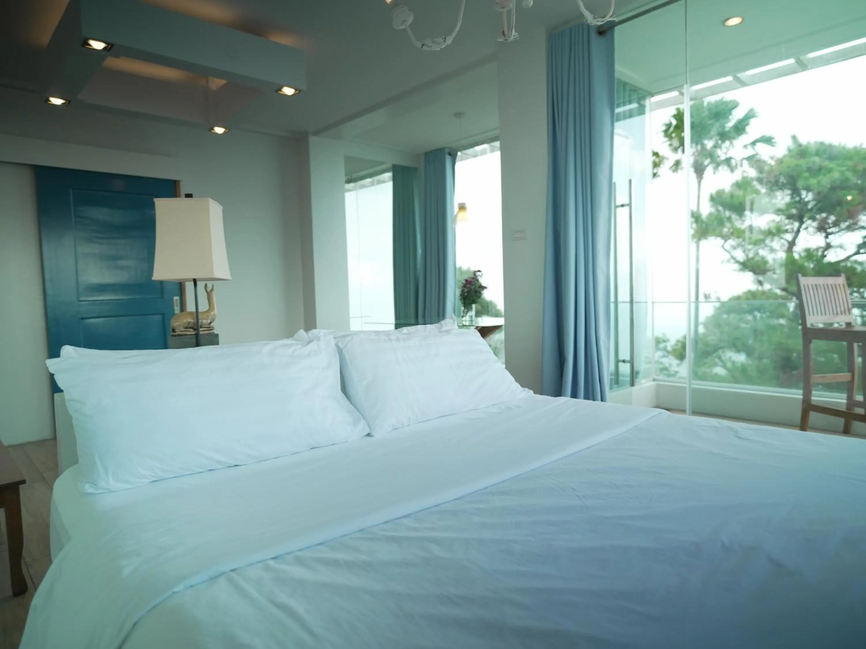 Bed in The Carmelence View