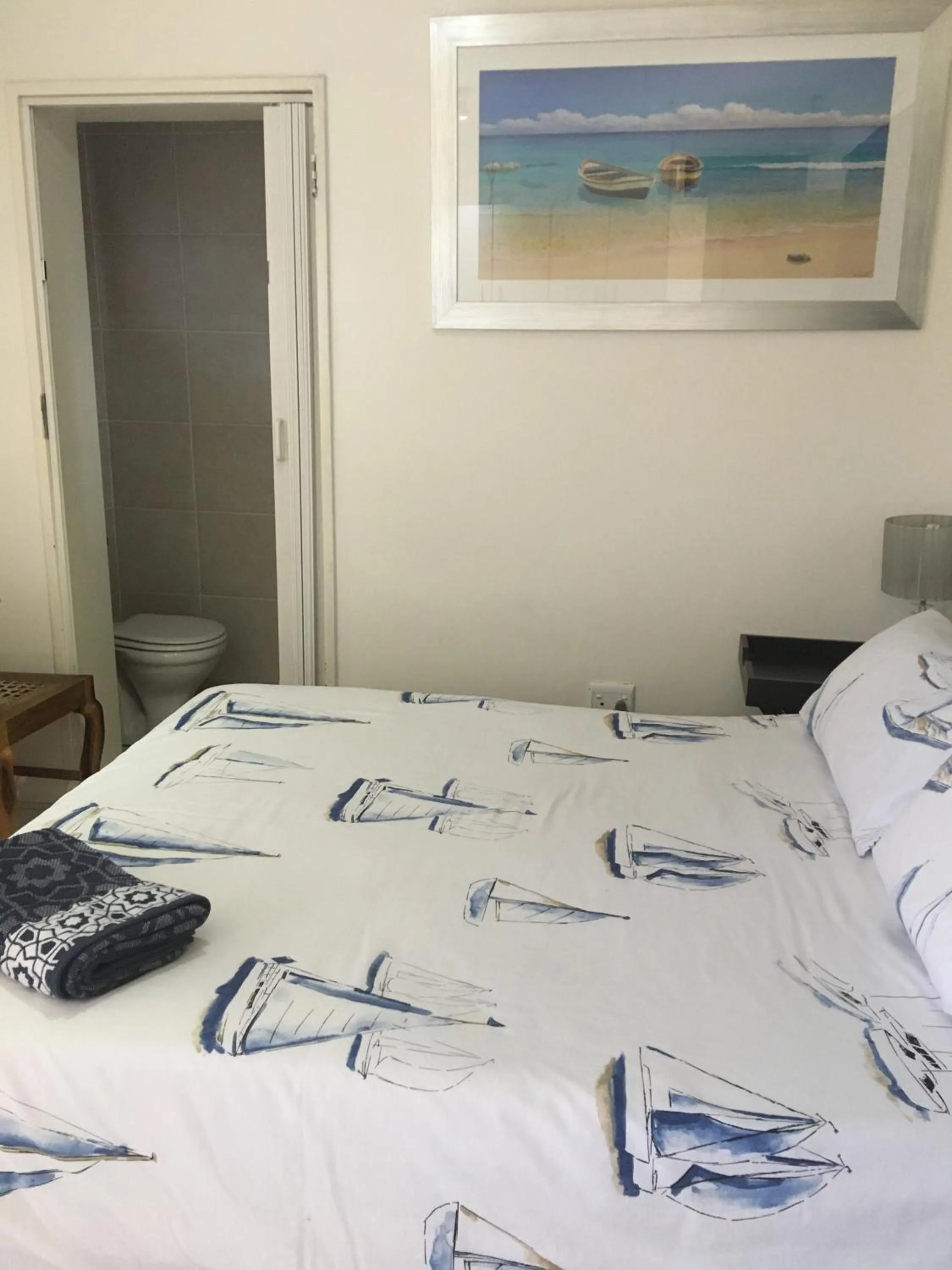 Bedroom, Bed in The Lighthouse Guesthouse