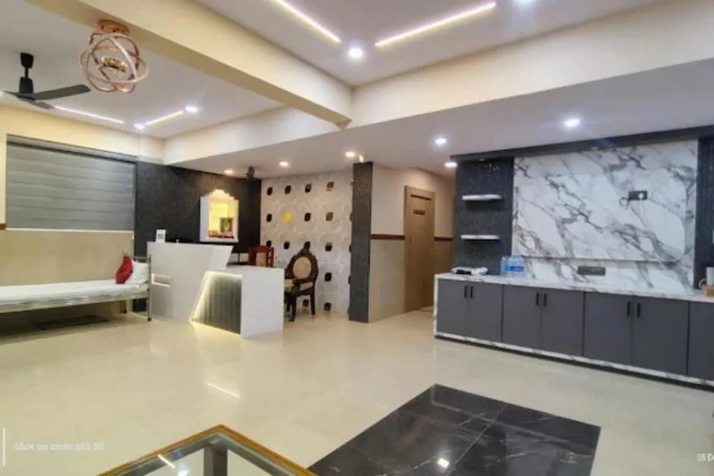 Property building in Hotel Shreenidhi Dwarka