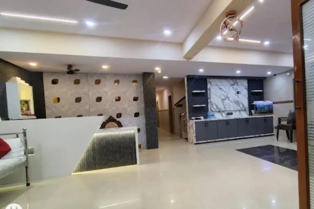 Property building in Hotel Shreenidhi Dwarka