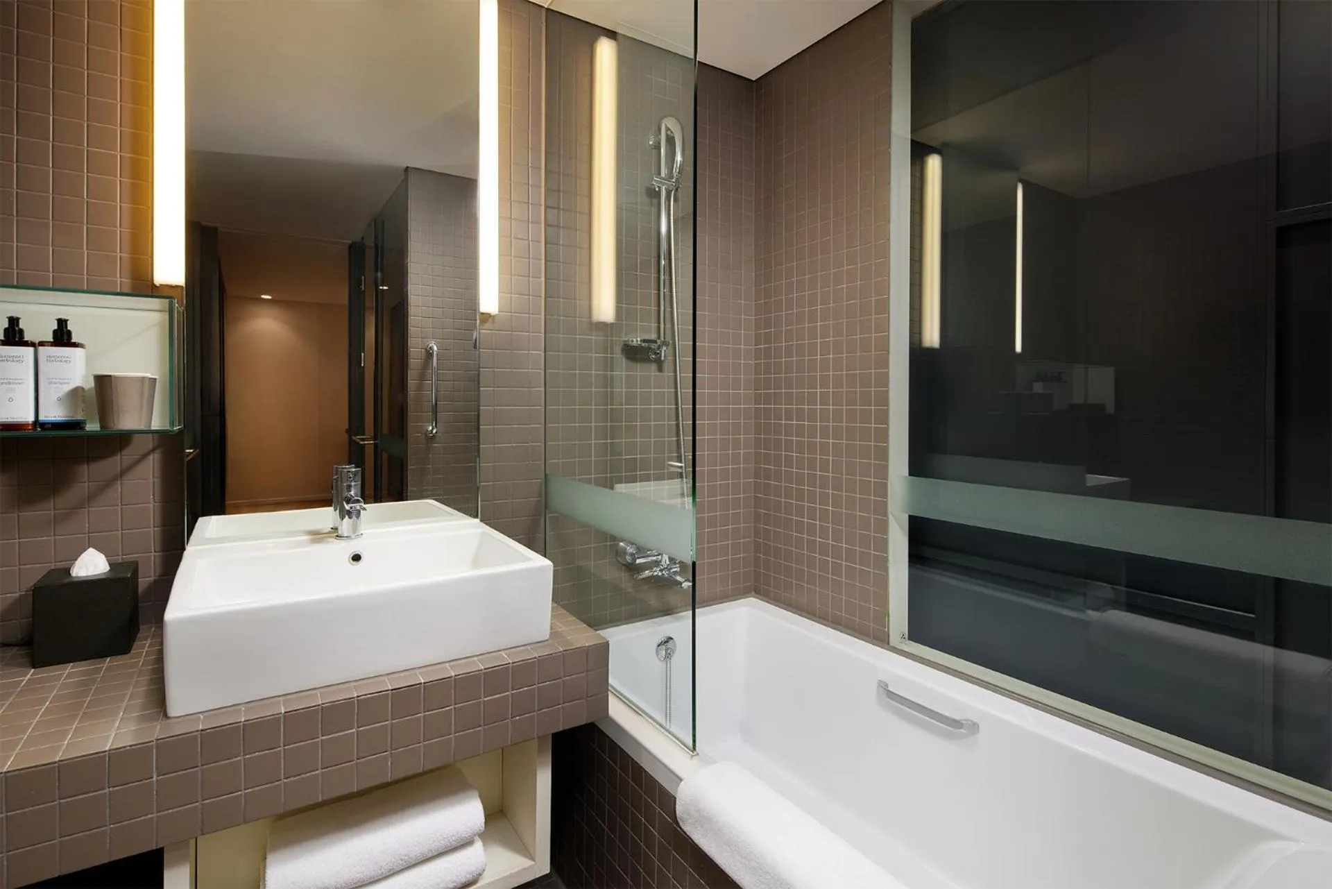 Toilet in Shilla Stay Gwanghwamun Myeongdong