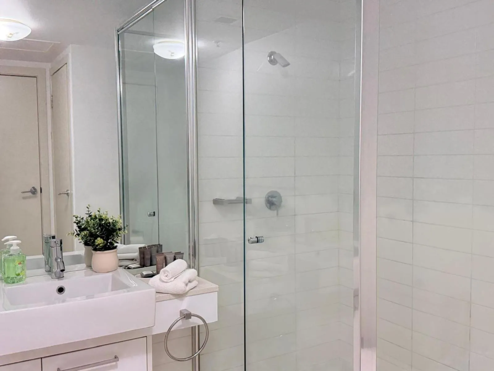 Shower in Readyset Apartments at Stadium South