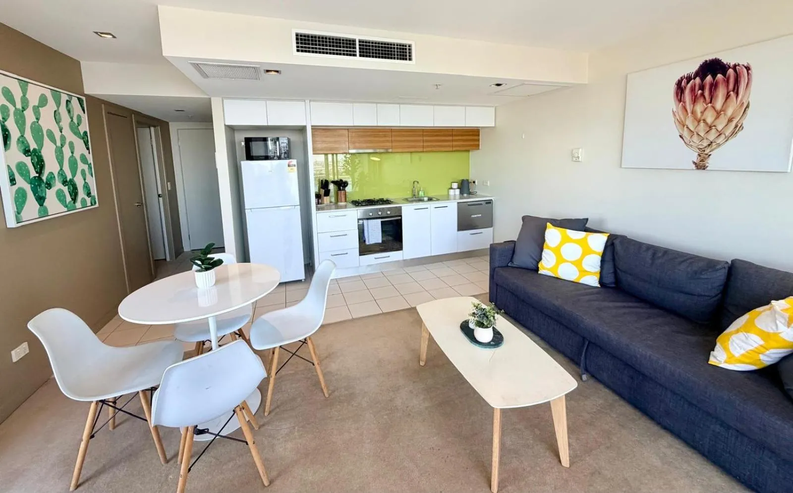 kitchen in Readyset Apartments at Stadium South