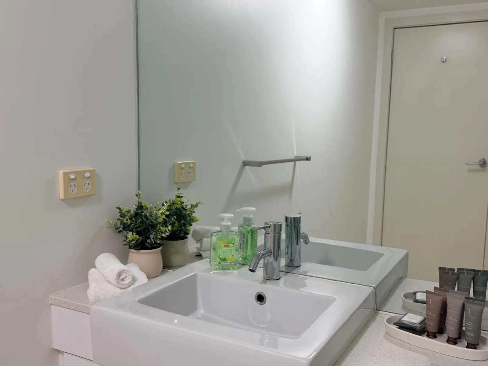 Bathroom in Readyset Apartments at Stadium South