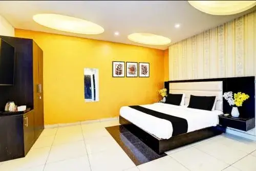 Superior Suite - single occupancy in Hotel Aroma Regency Superior Suite - single occupancy in Hotel Aroma Regency