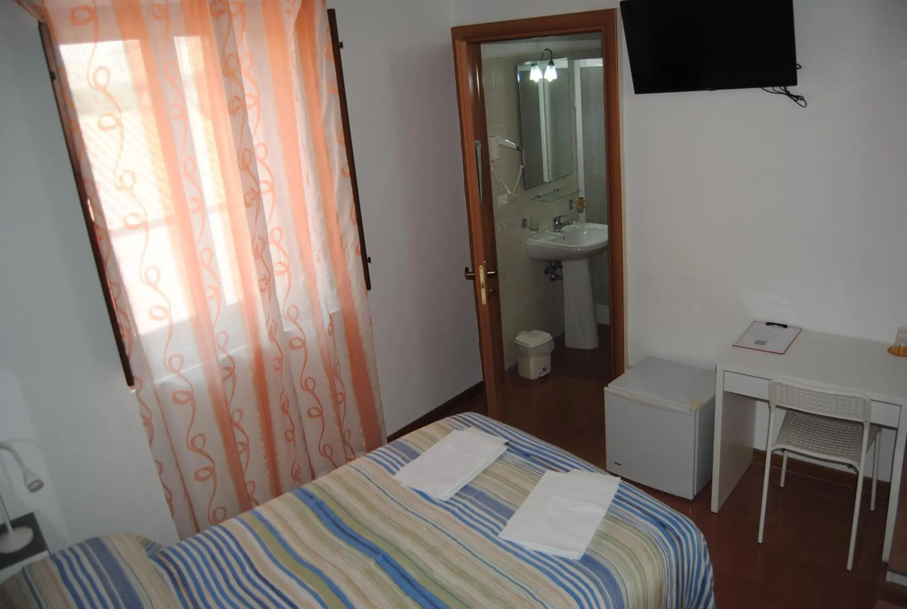 Large Single Room - single occupancy in Hotel Ristorante Solelago Large Single Room - single occupancy in Hotel Ristorante Solelago