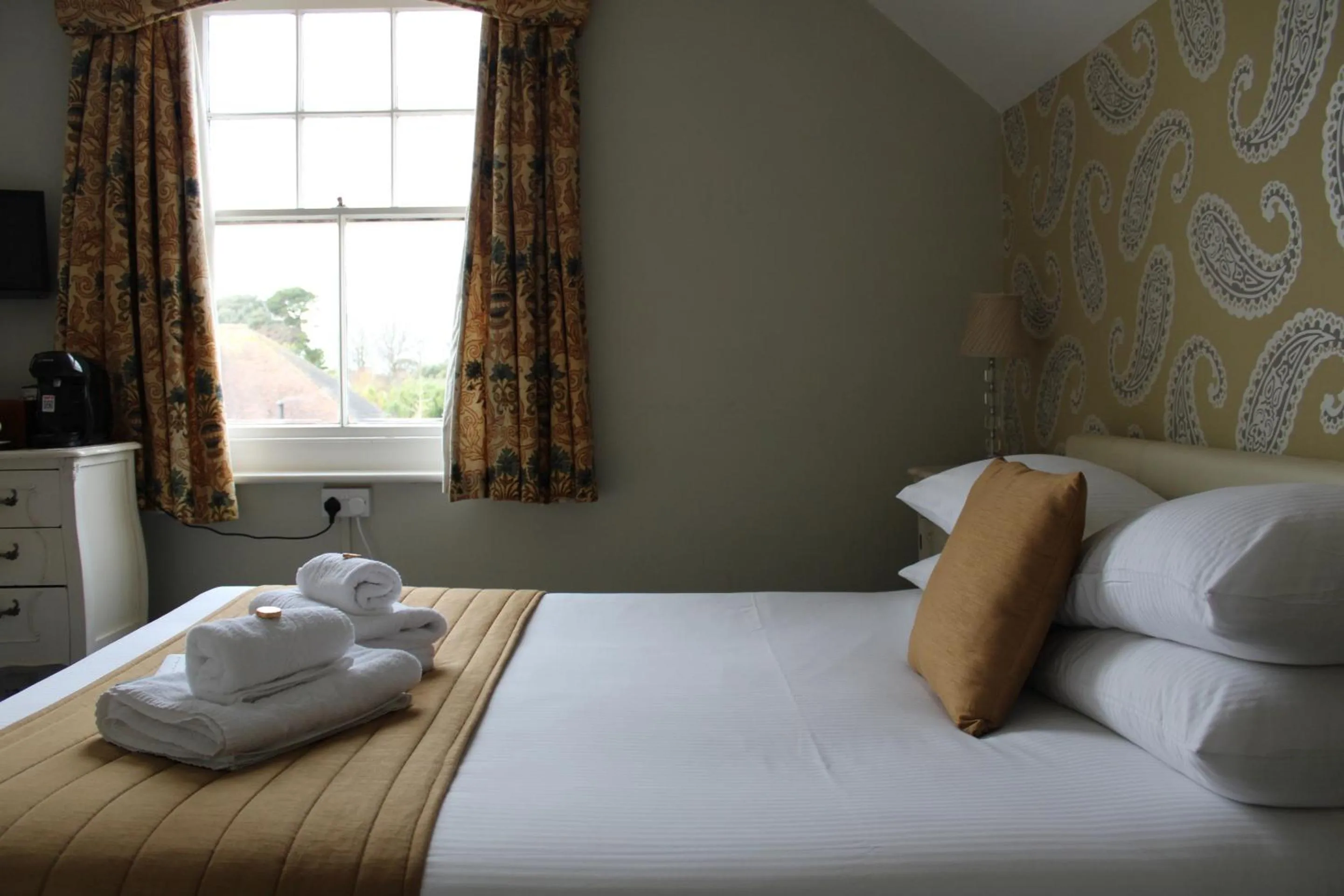 Bedroom, Bed in The Birdham Hotel & Restaurant