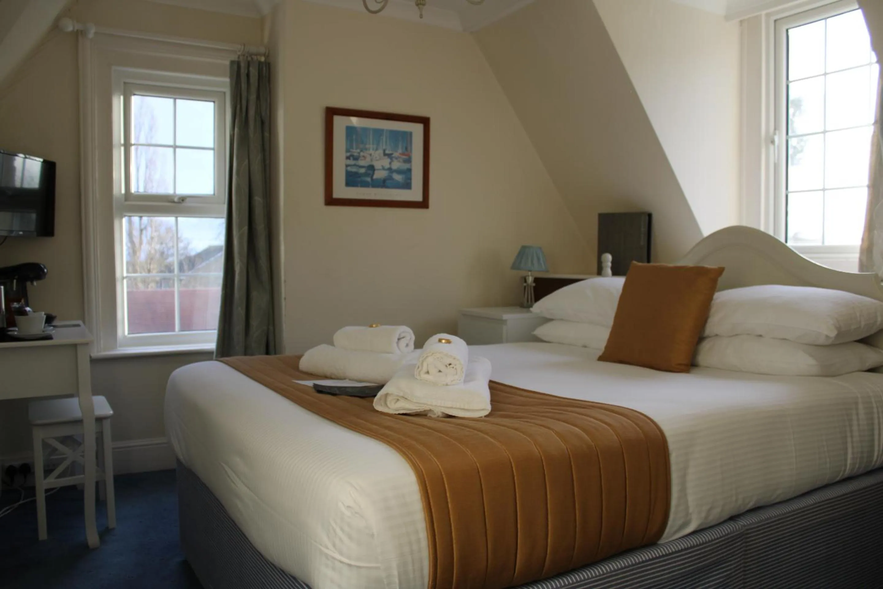 Bedroom, Bed in The Birdham Hotel & Restaurant