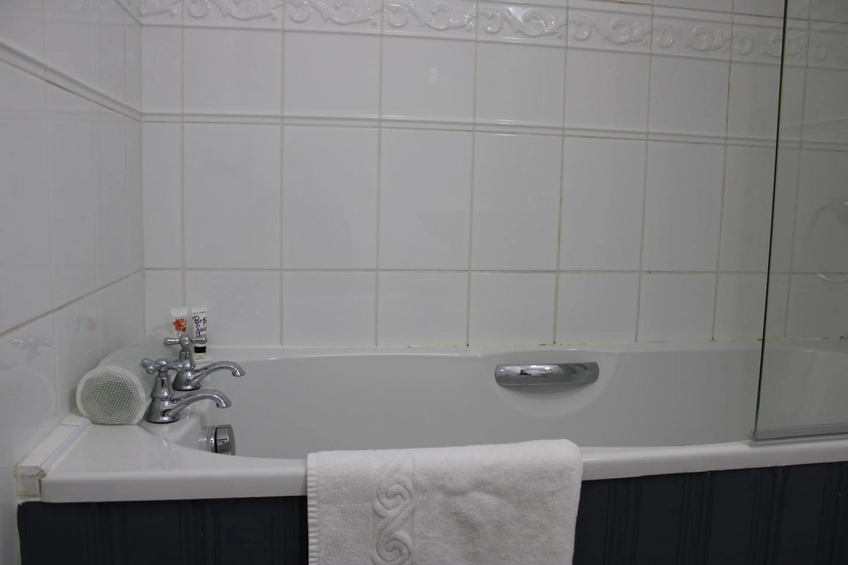 Bathroom in The Birdham Hotel & Restaurant