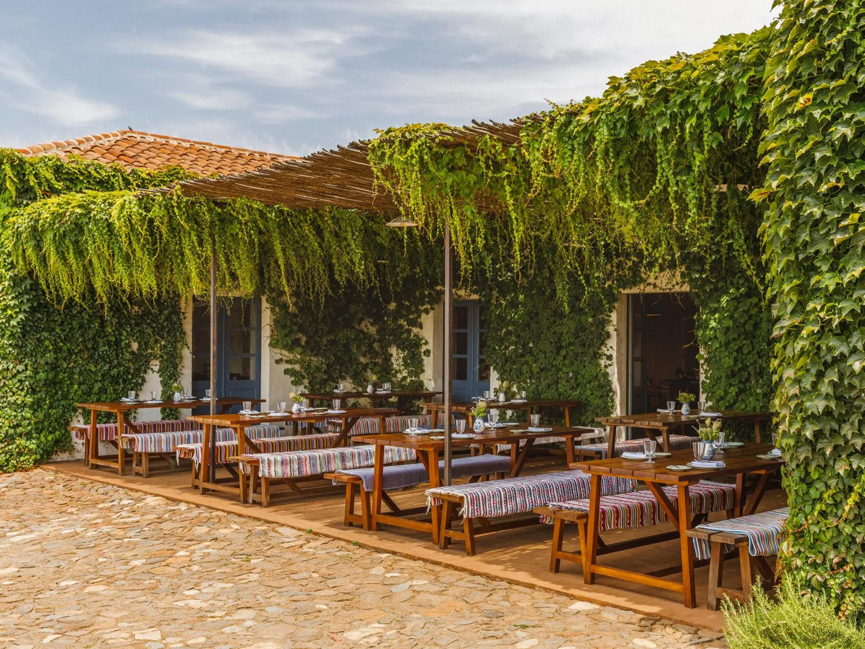 Restaurant/places to eat in São Lourenço do Barrocal