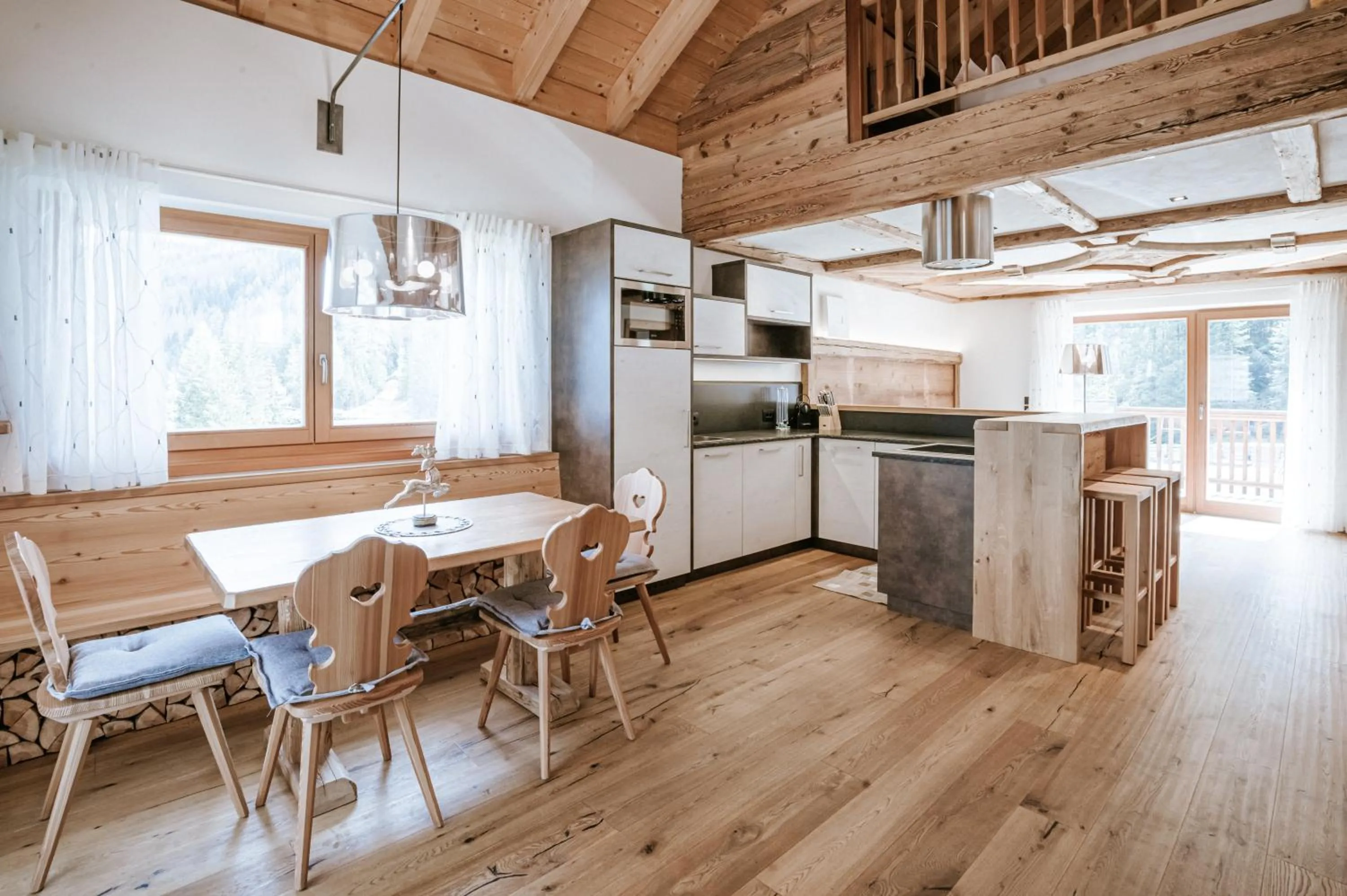 Kitchen or kitchenette in Chalet Mornà