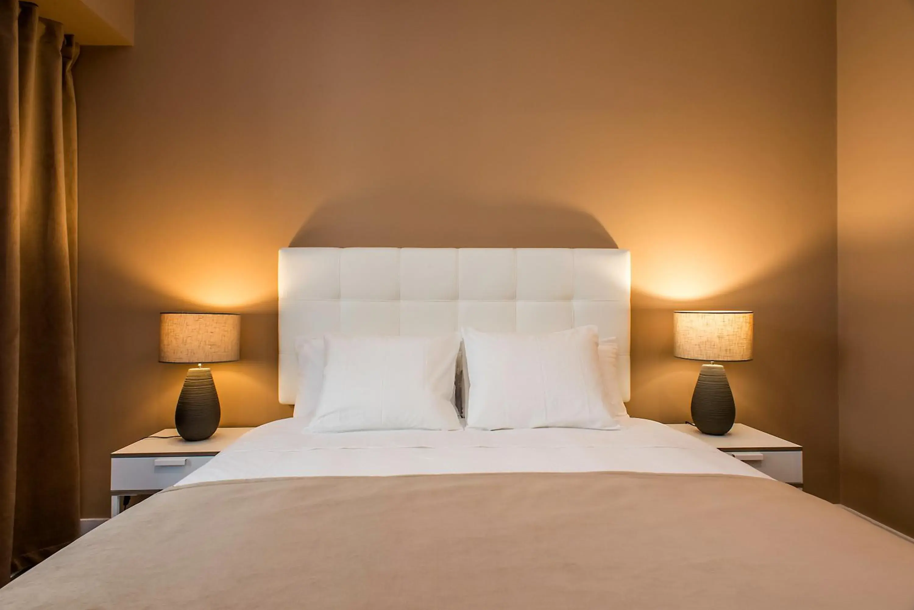 Deluxe King Suite in PH Downtown Suites Deluxe King Suite in PH Downtown Suites