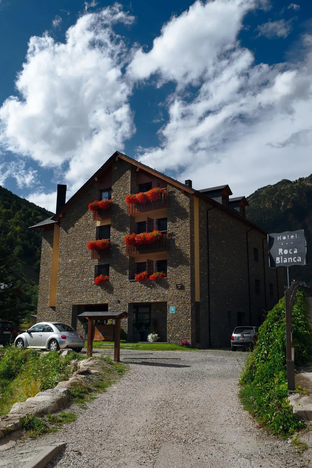 Facade/entrance in Roca Blanca