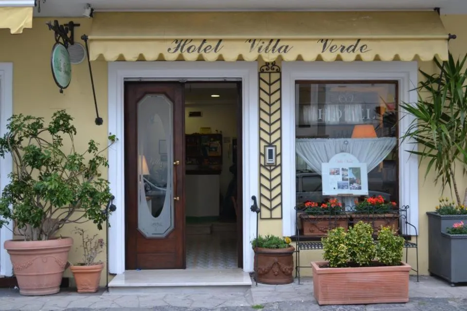 Facade/entrance in Hotel Villa Verde
