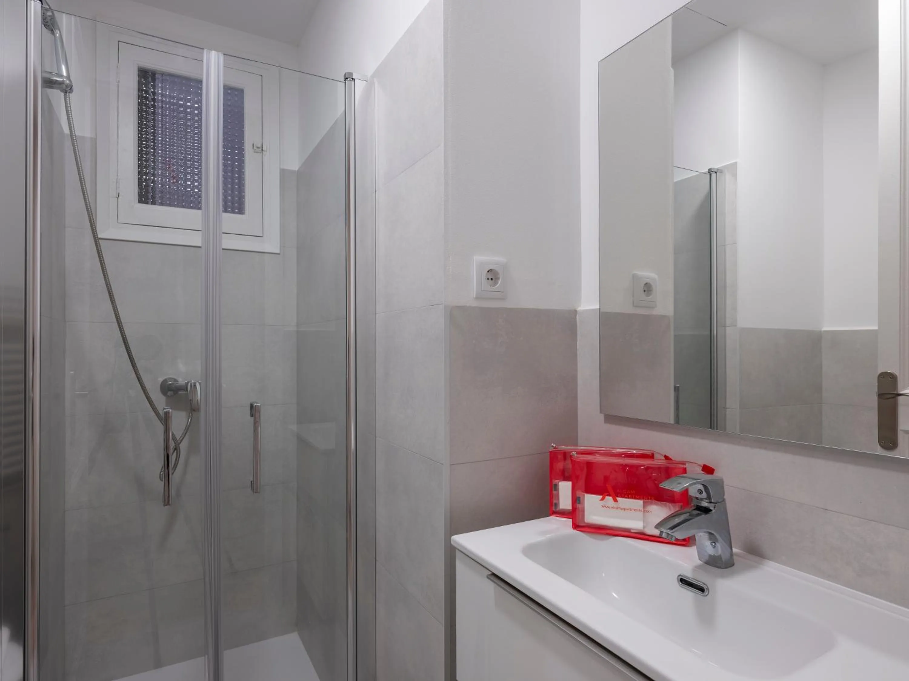 Bathroom in Numa I Caja Apartments