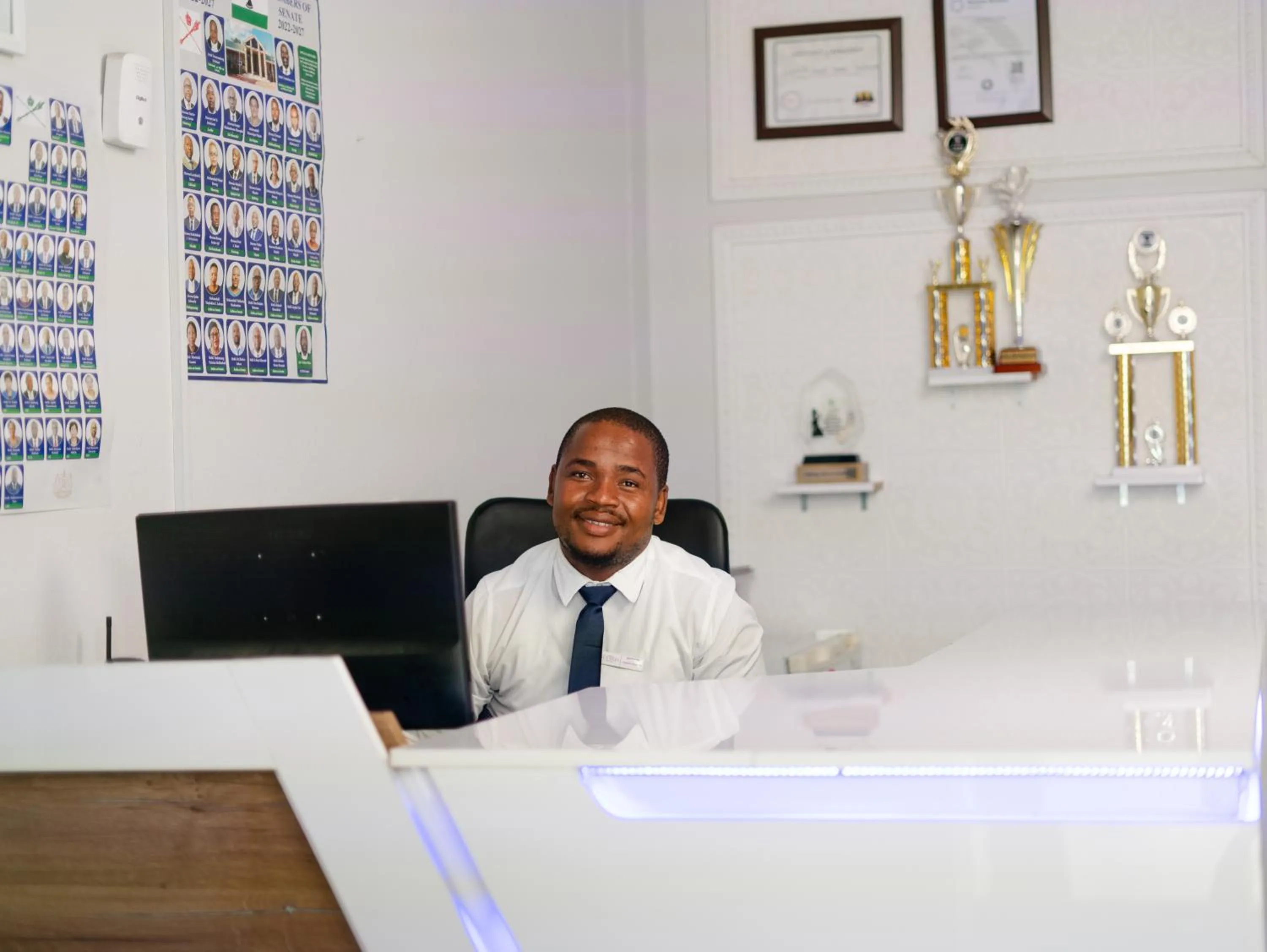 Staff in Scenery Maqalika Guesthouse