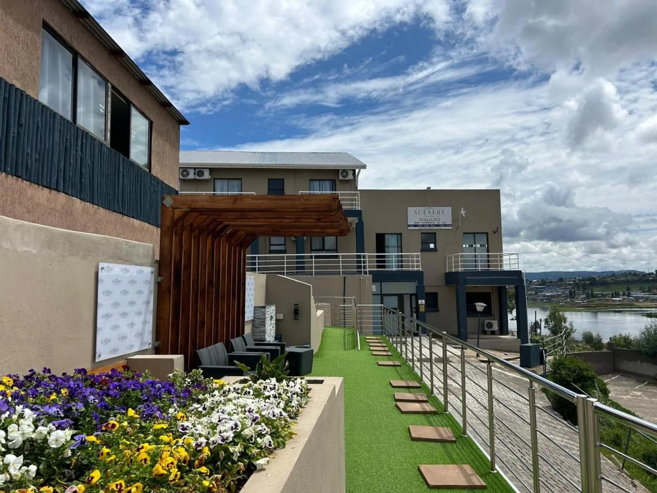 Scenery Maqalika Guesthouse