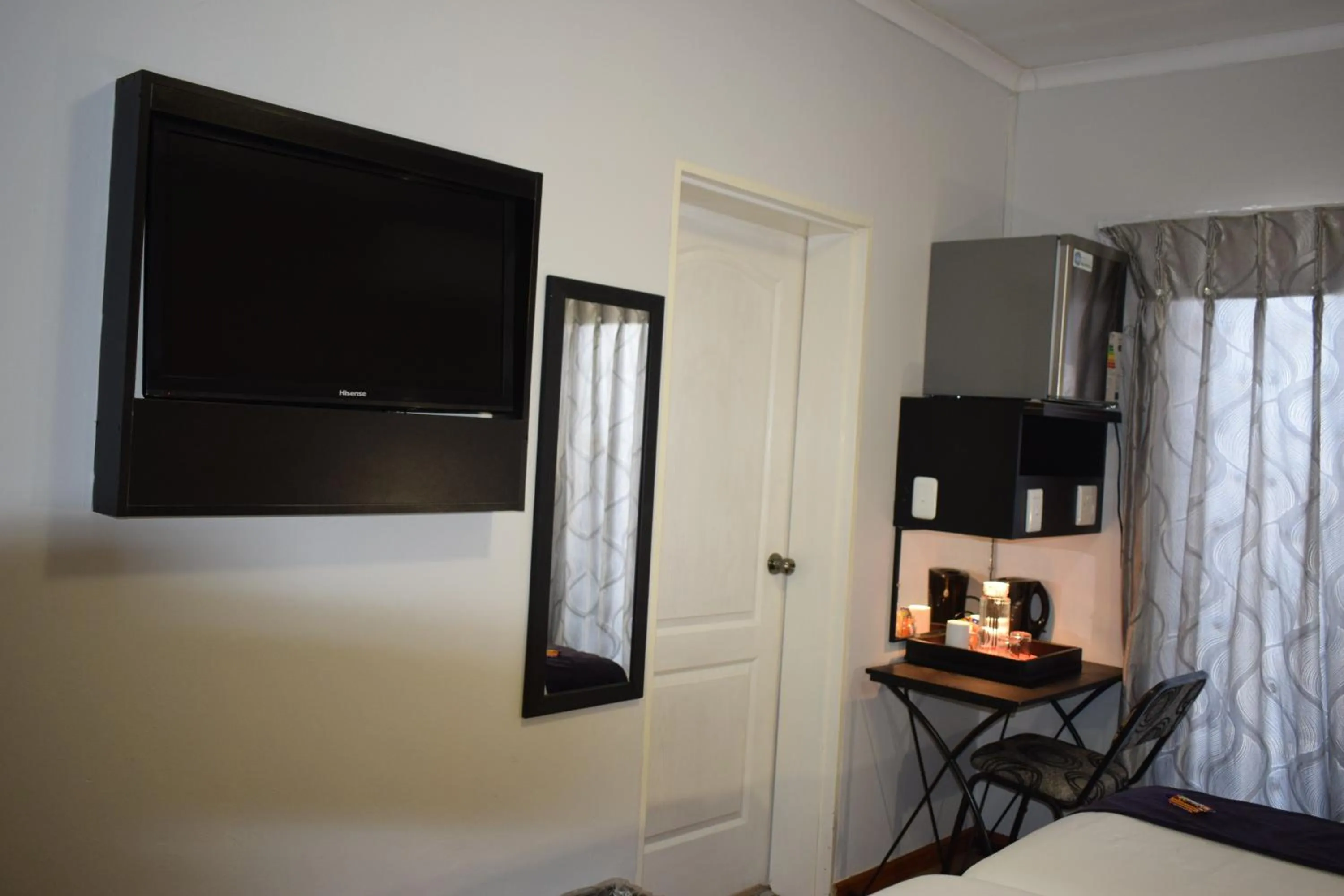 TV and multimedia in Scenery Maqalika Guesthouse