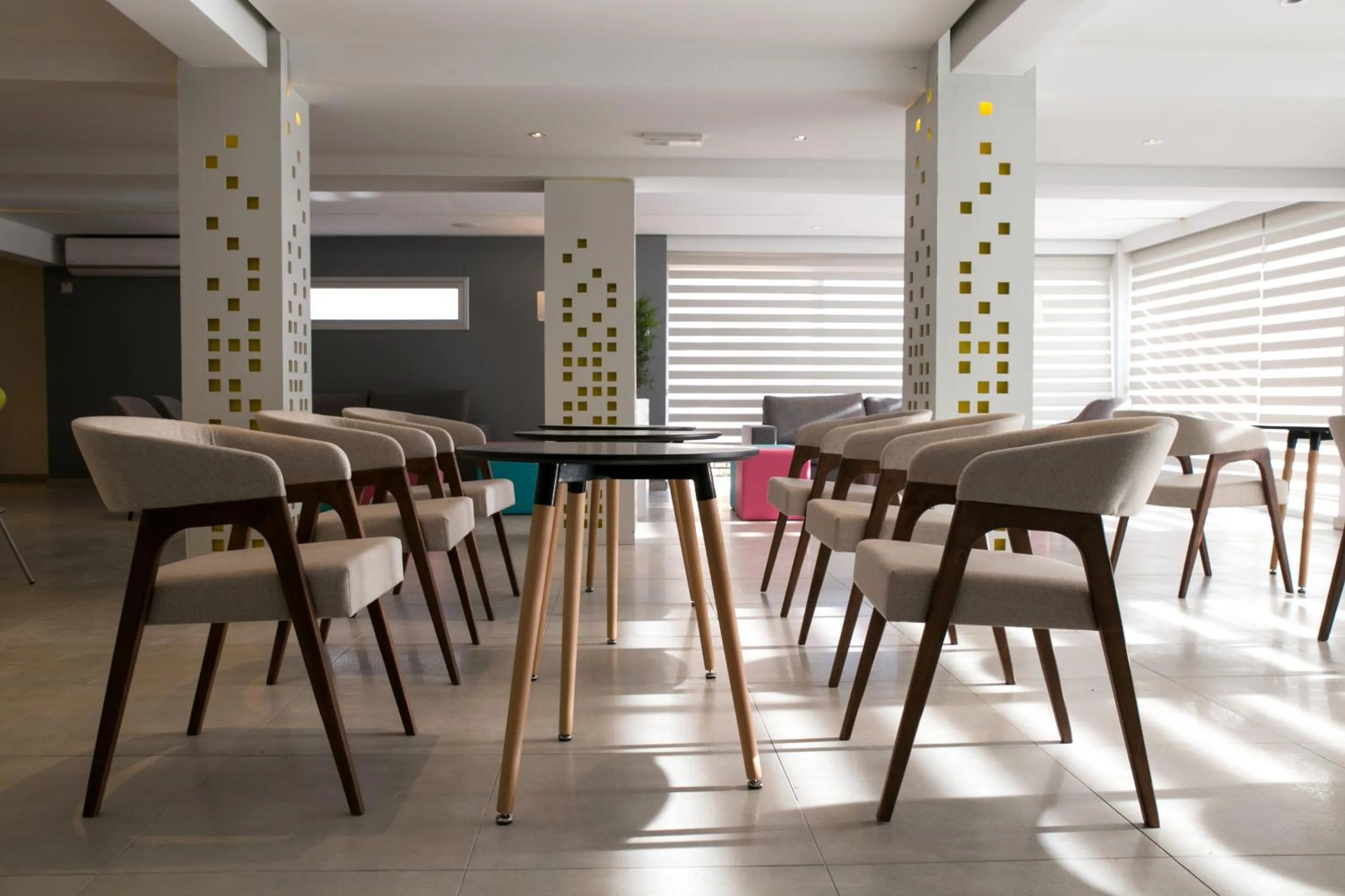 Restaurant/places to eat in Flora Maria Hotel