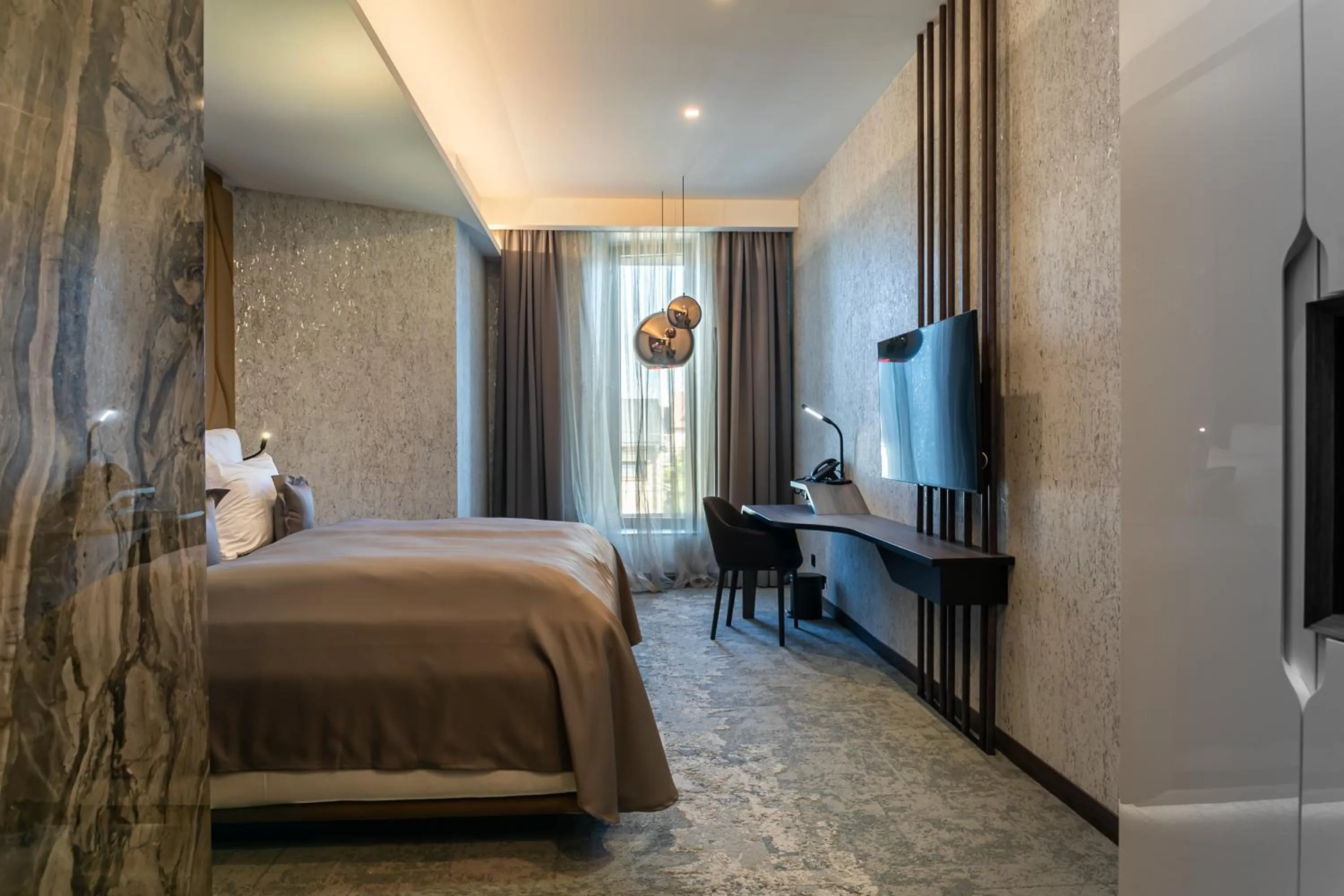 Photo of the whole room, Bed in Theatre Hotel