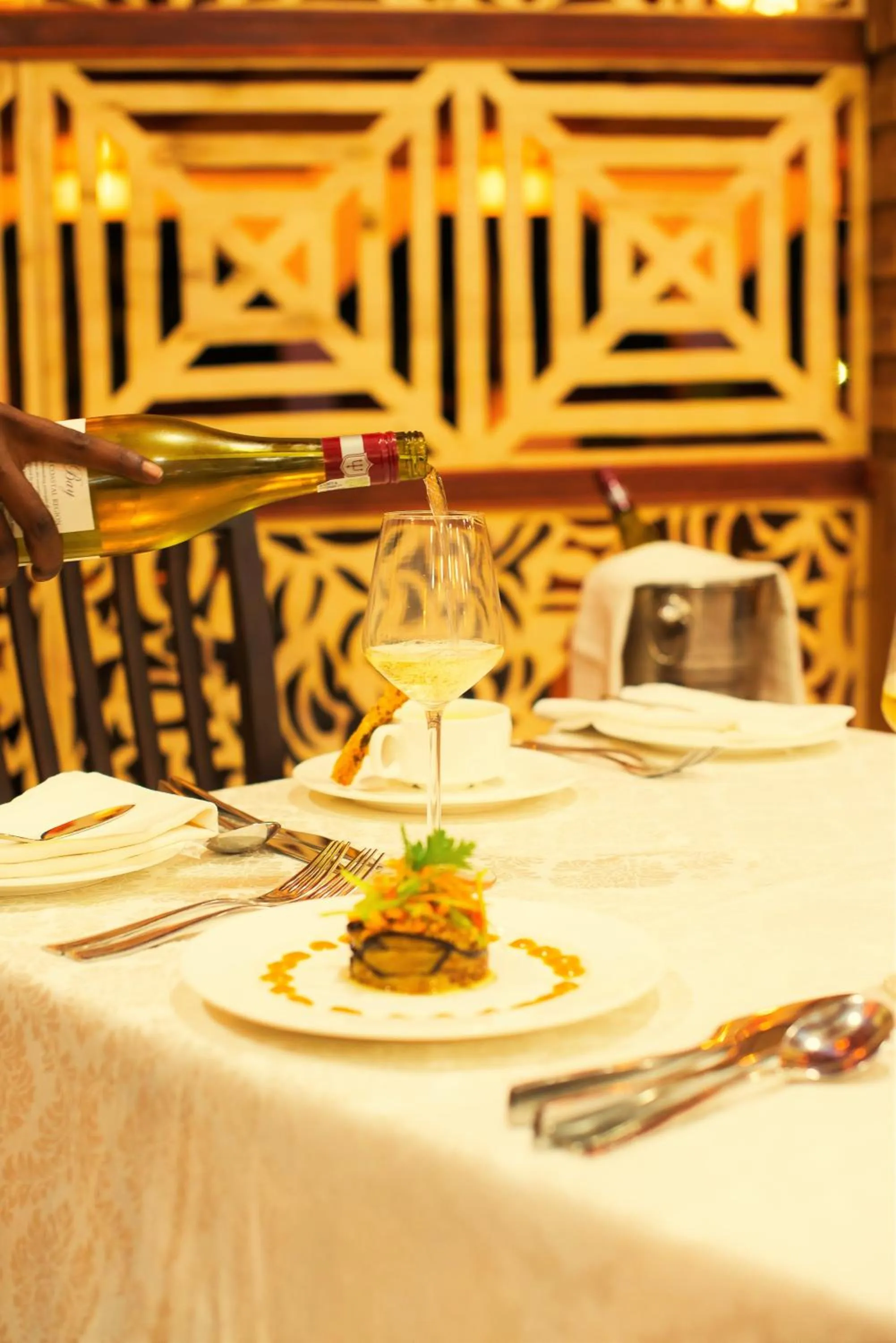 Restaurant/places to eat in Azao Resort & Spa