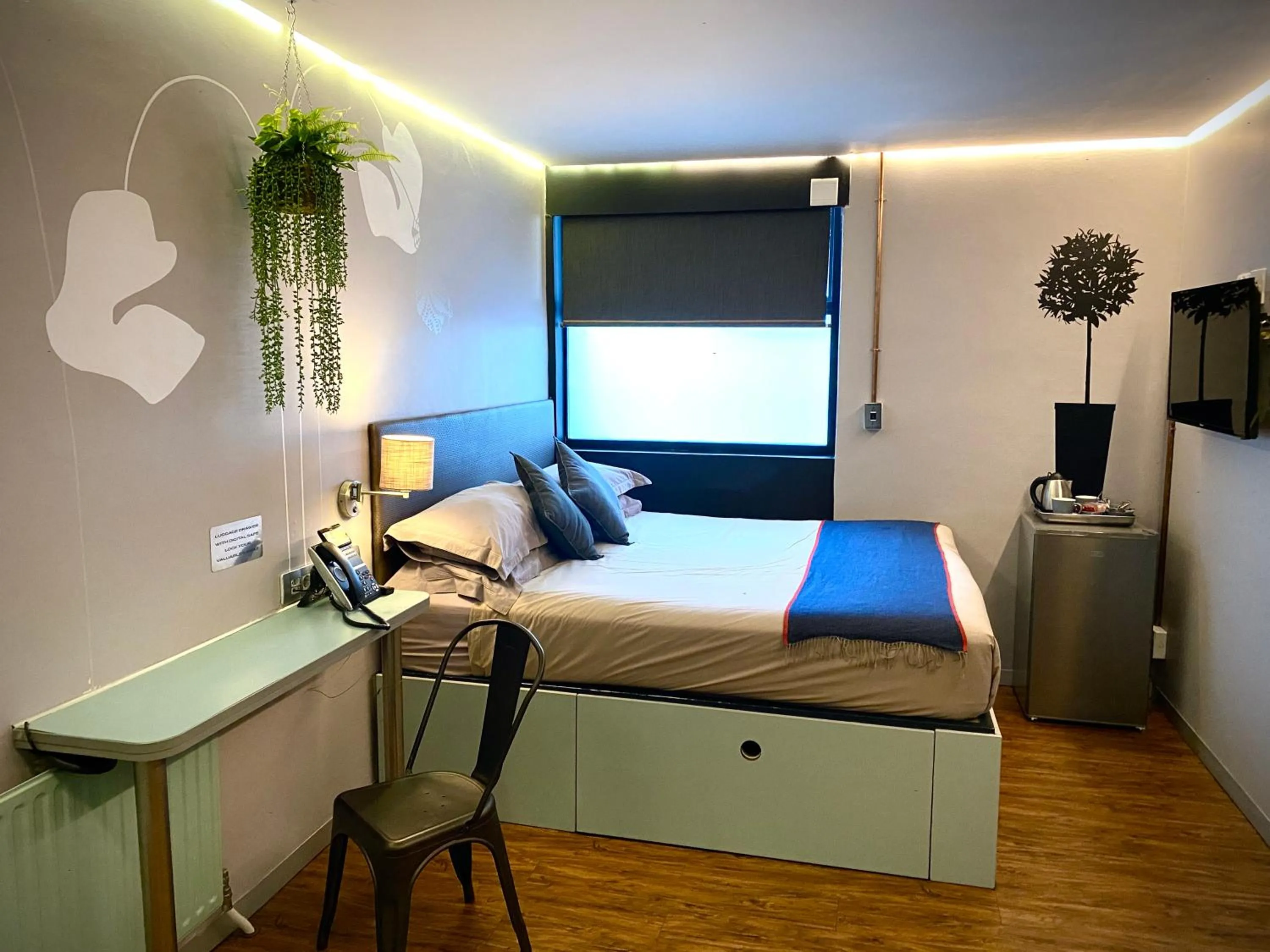 Bed in Bannister Hotel