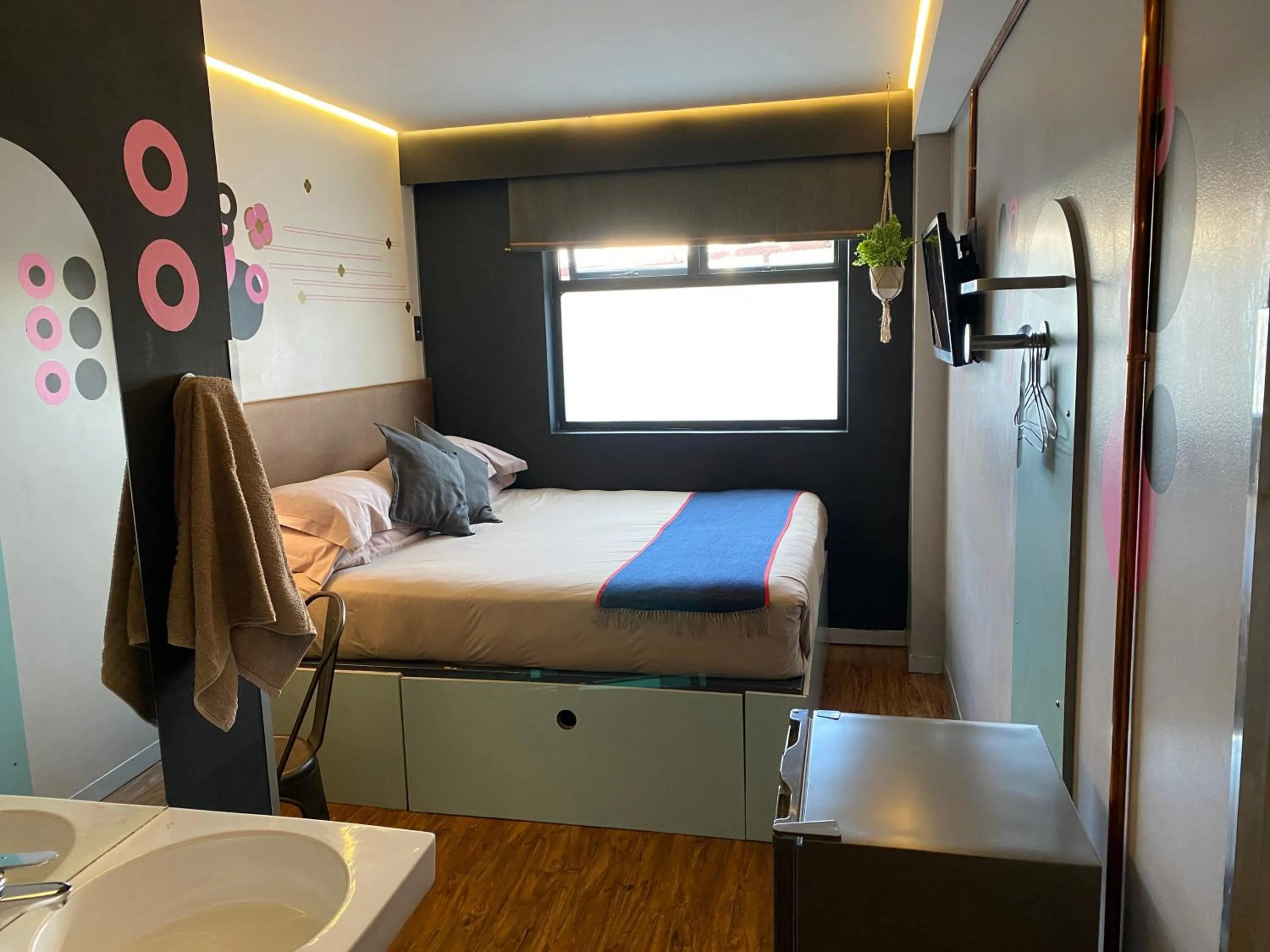 Bedroom, Bed in Bannister Hotel