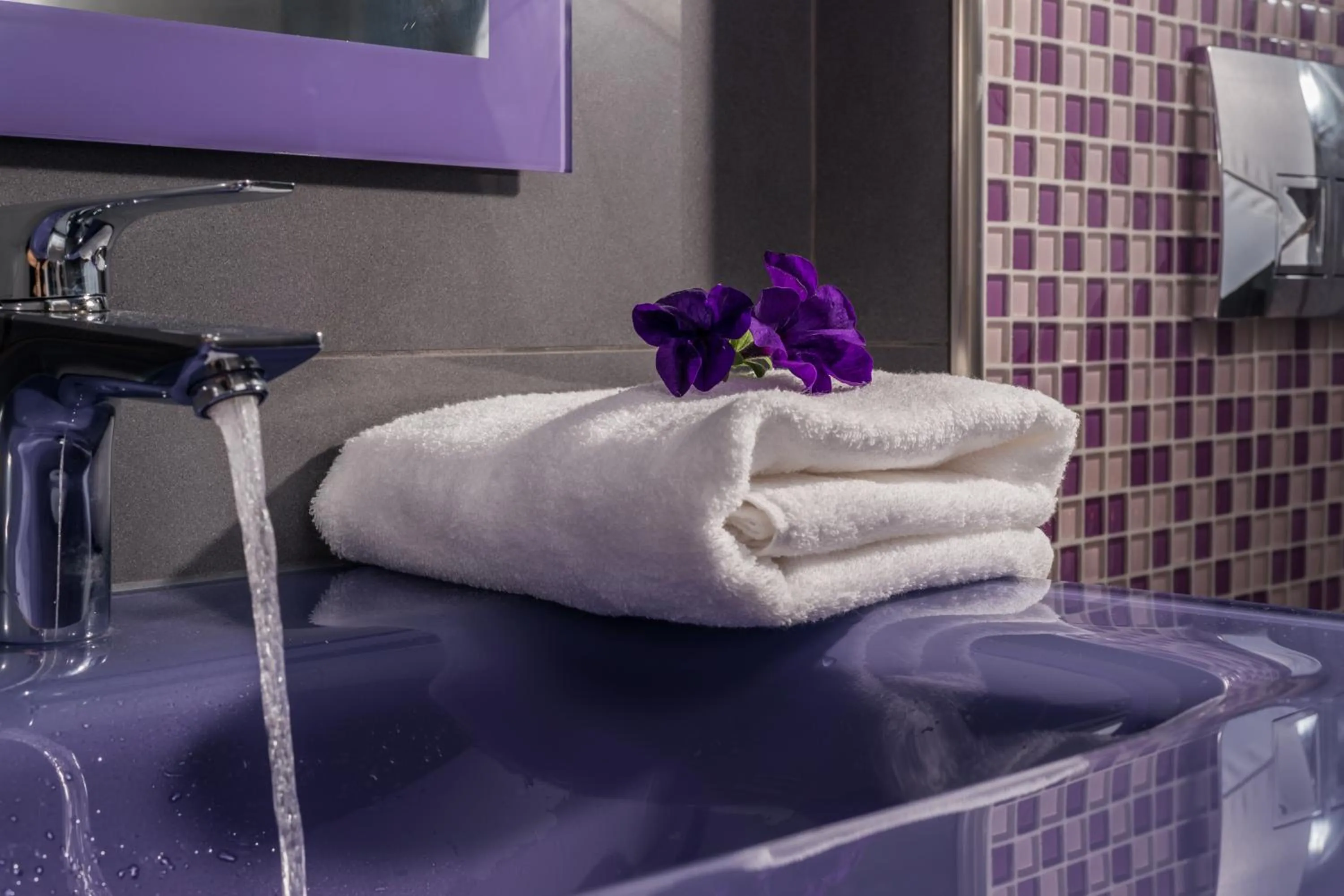 Bathroom in Sweet Pop