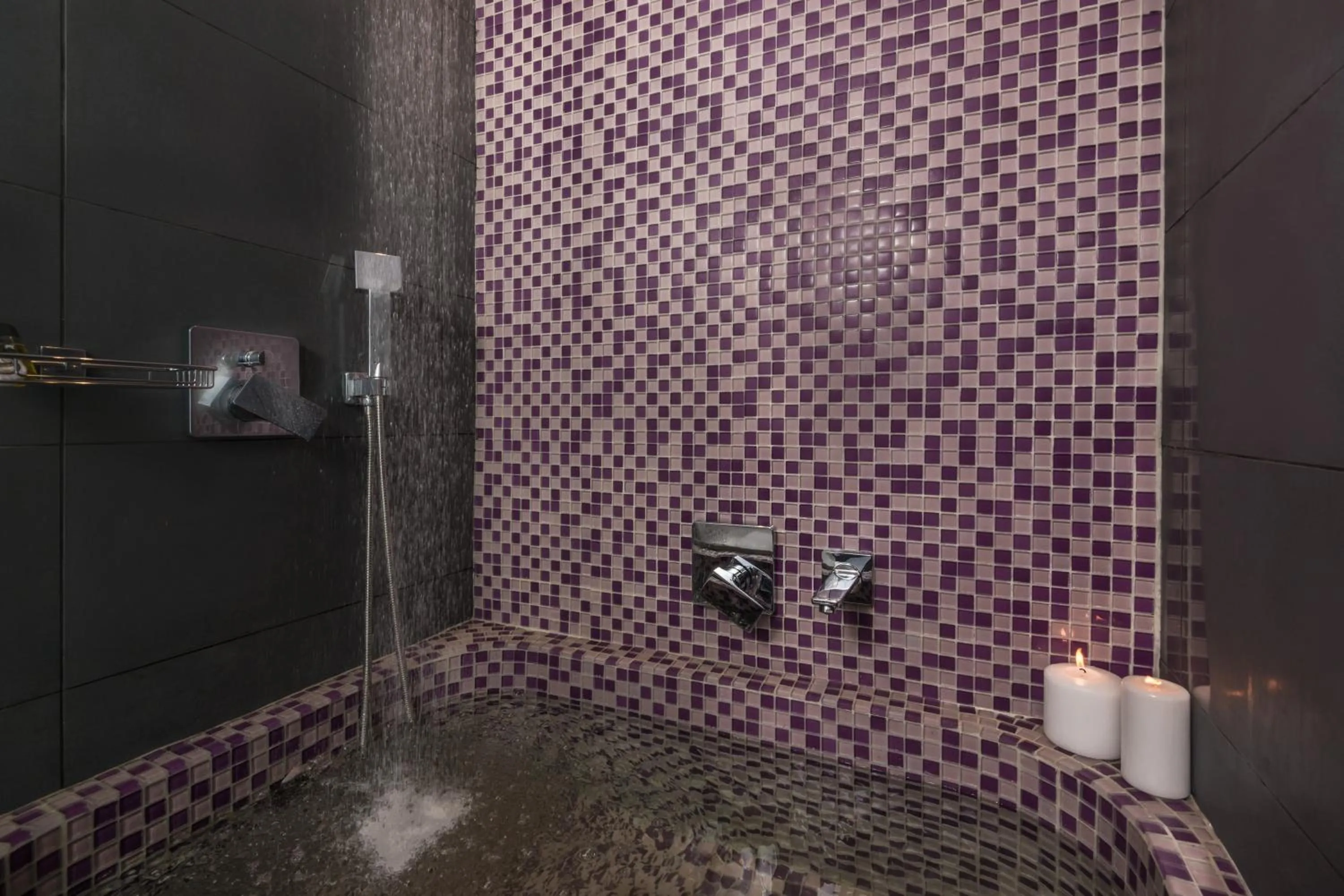 Bathroom in Sweet Pop