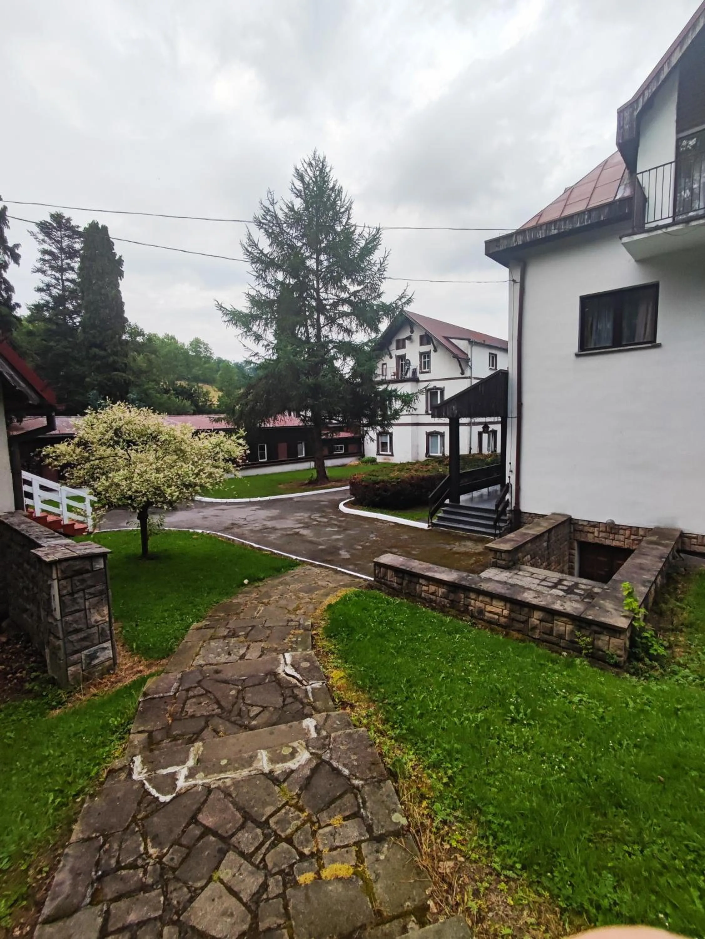 Property building in OWR Relax - Hostel położony blisko atrakcji turystycznych