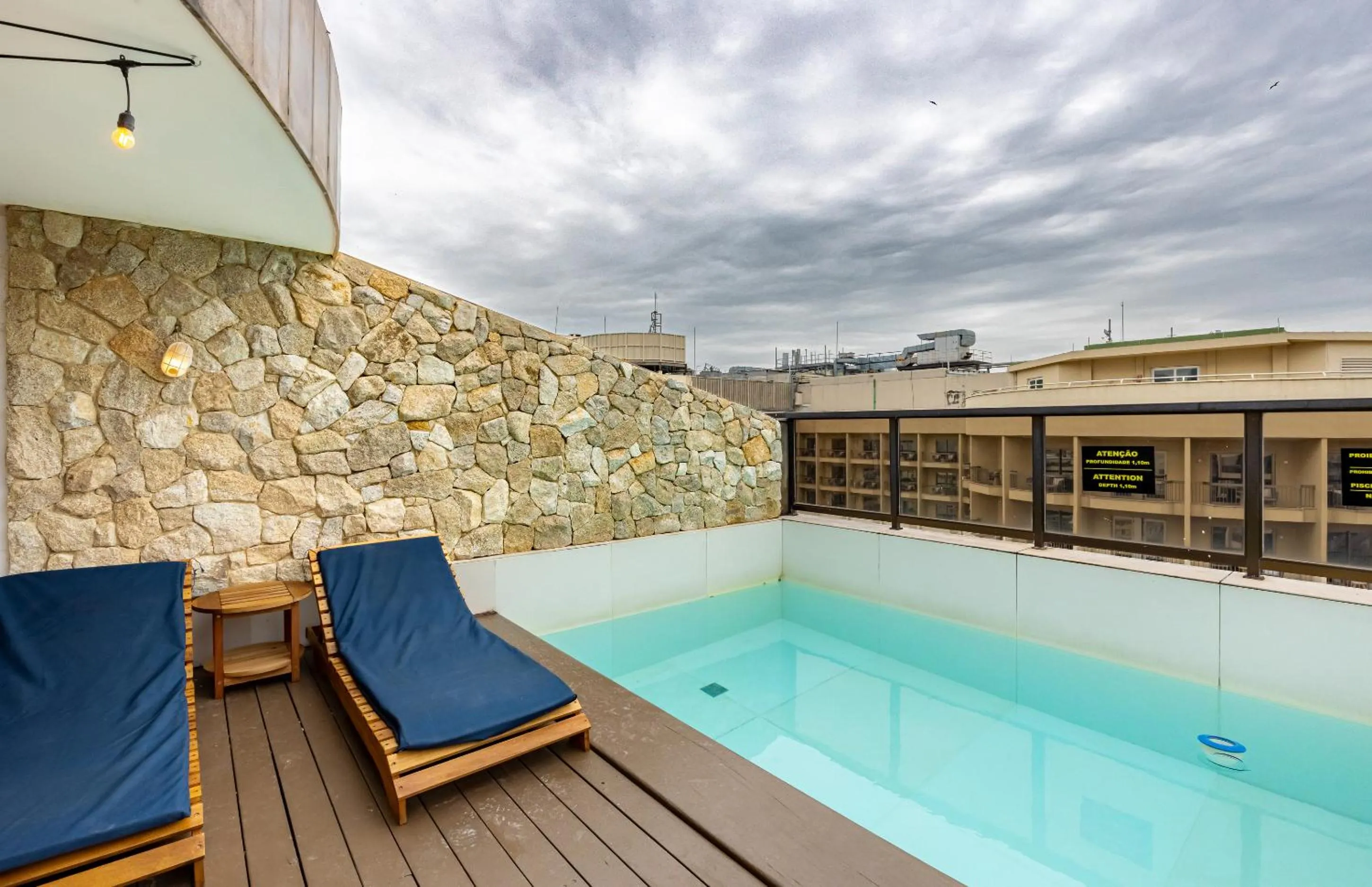 Swimming pool in B&B HOTEL Rio Copacabana Forte