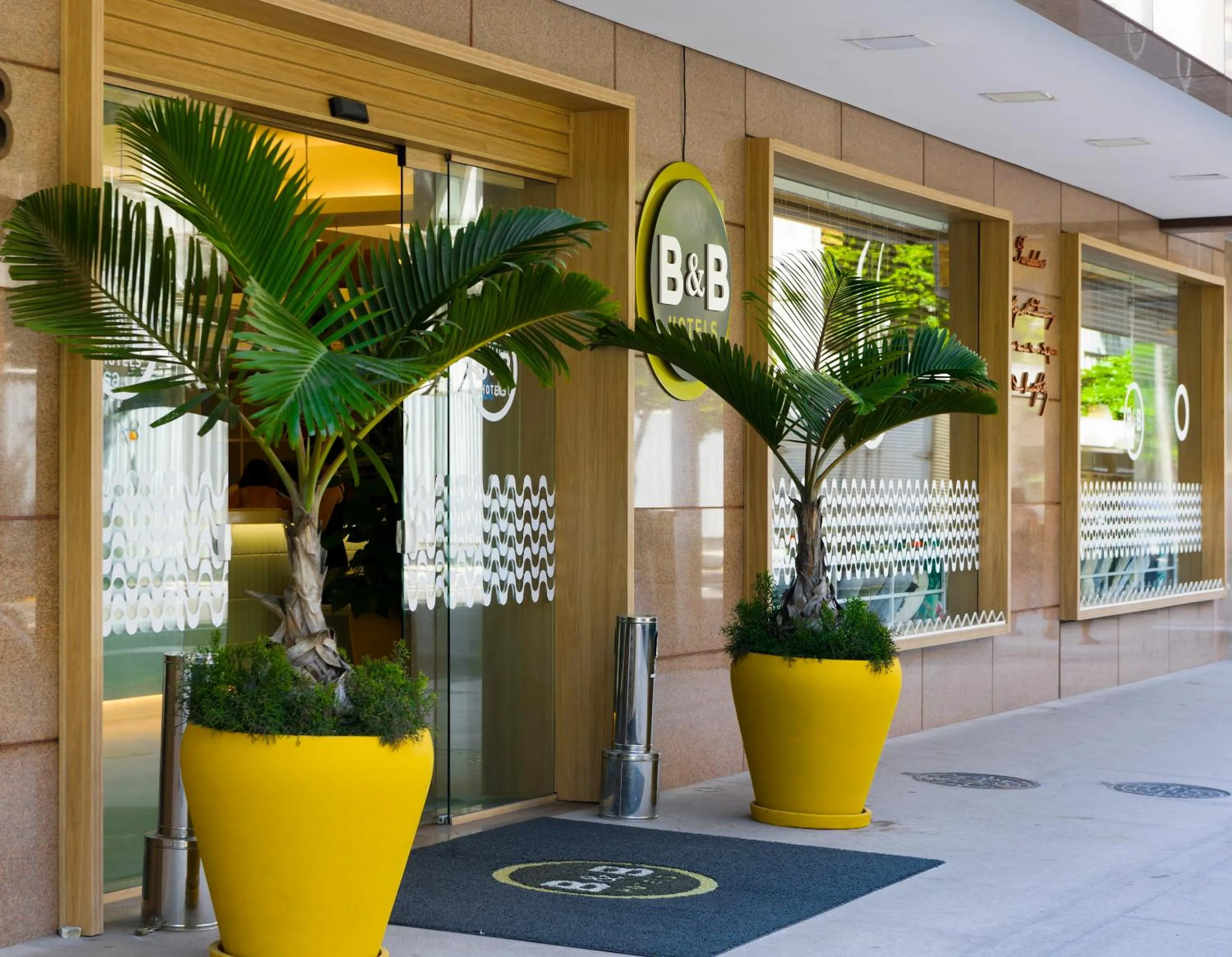 Facade/entrance in B&B HOTEL Rio Copacabana Forte
