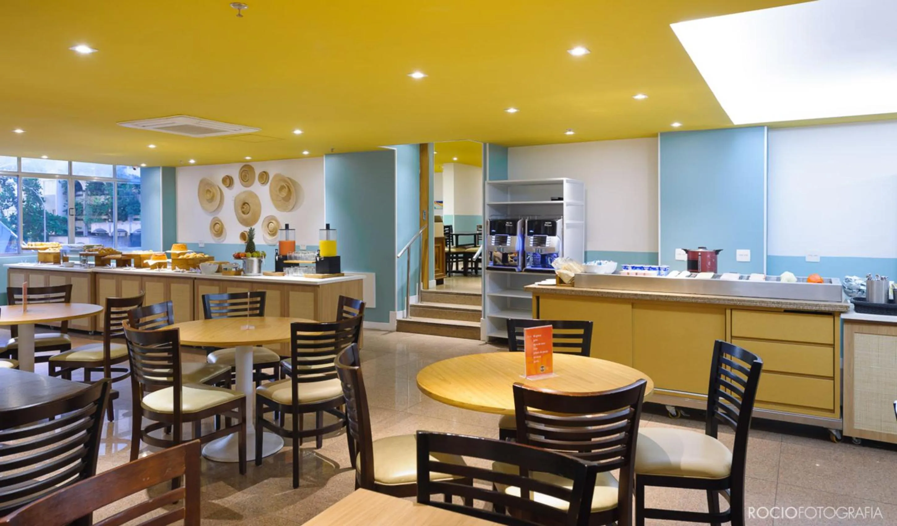 Restaurant/places to eat in B&B HOTEL Rio Copacabana Forte