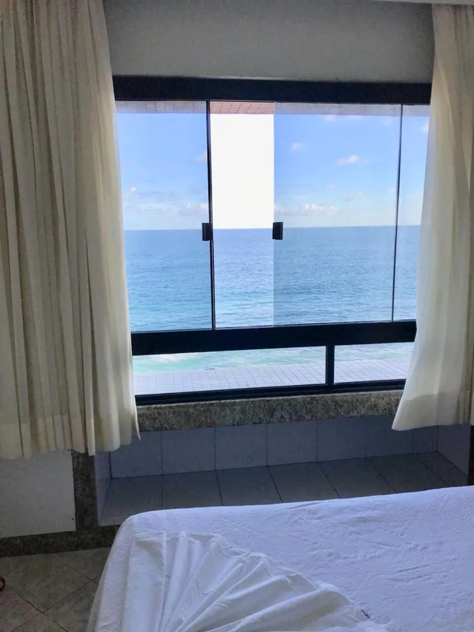 Bed in Flat Vista Mar Frente ou Lateral na Barra em Salvador