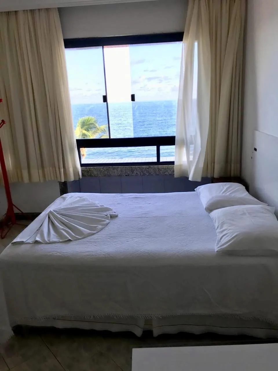 Bed in Flat Vista Mar Frente ou Lateral na Barra em Salvador