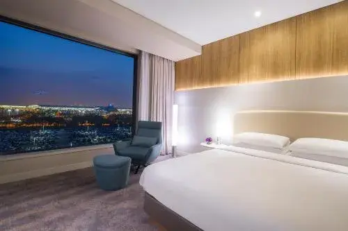 King Room with Airport View in Hyatt Regency Incheon Paradise City King Room with Airport View in Hyatt Regency Incheon Paradise City