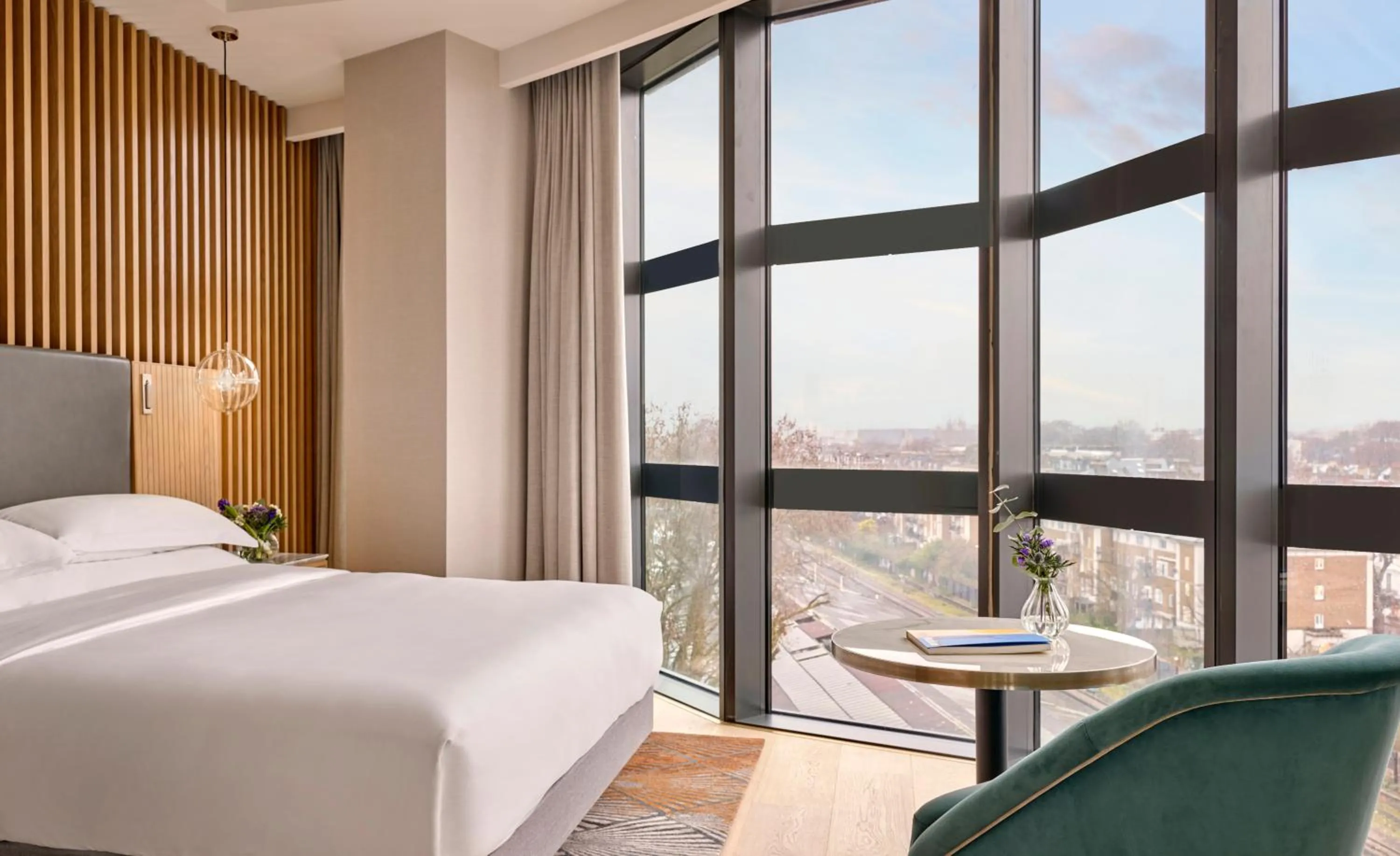 Bedroom, Bed in Hyatt Regency London Olympia