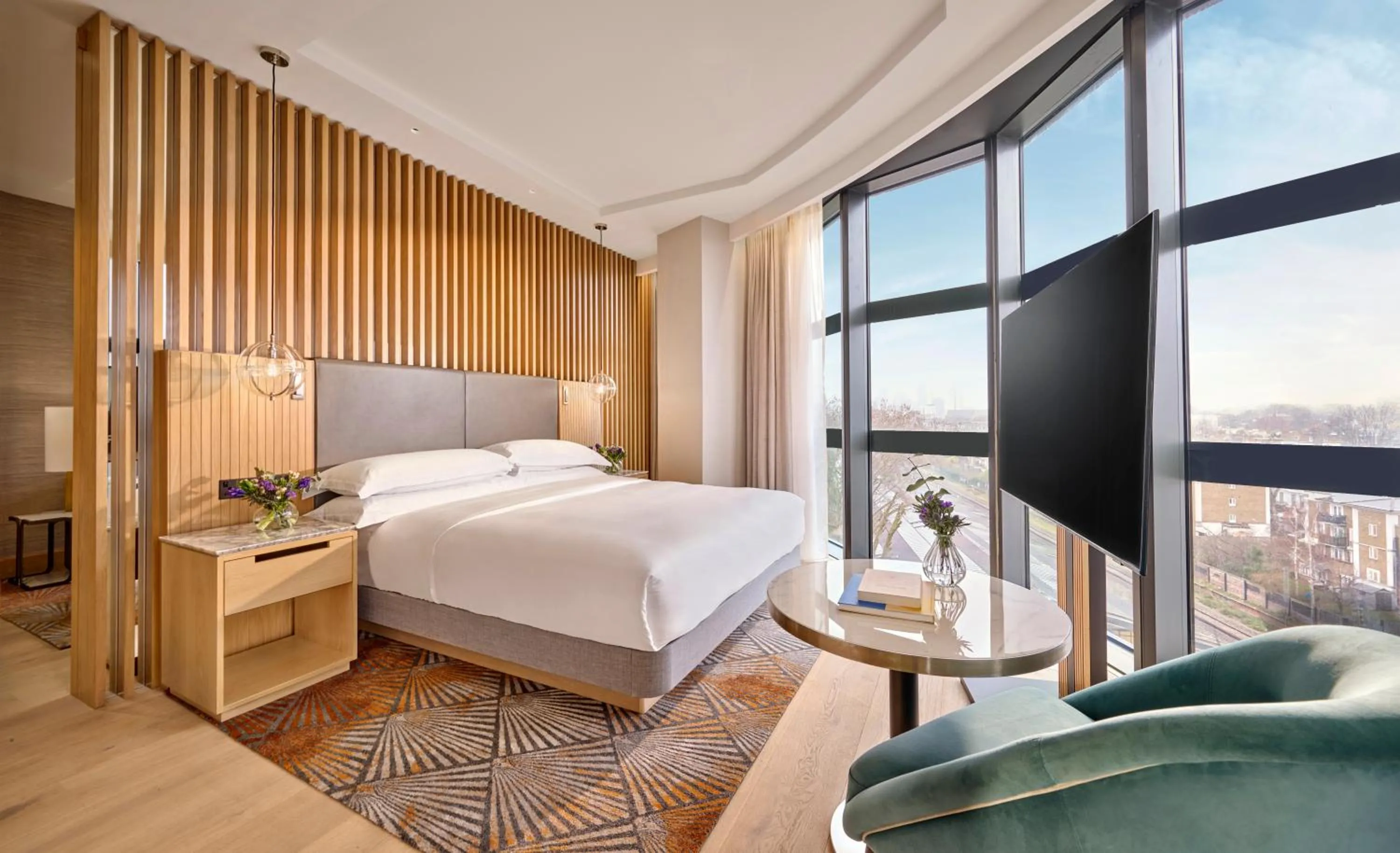 Living room, Bed in Hyatt Regency London Olympia