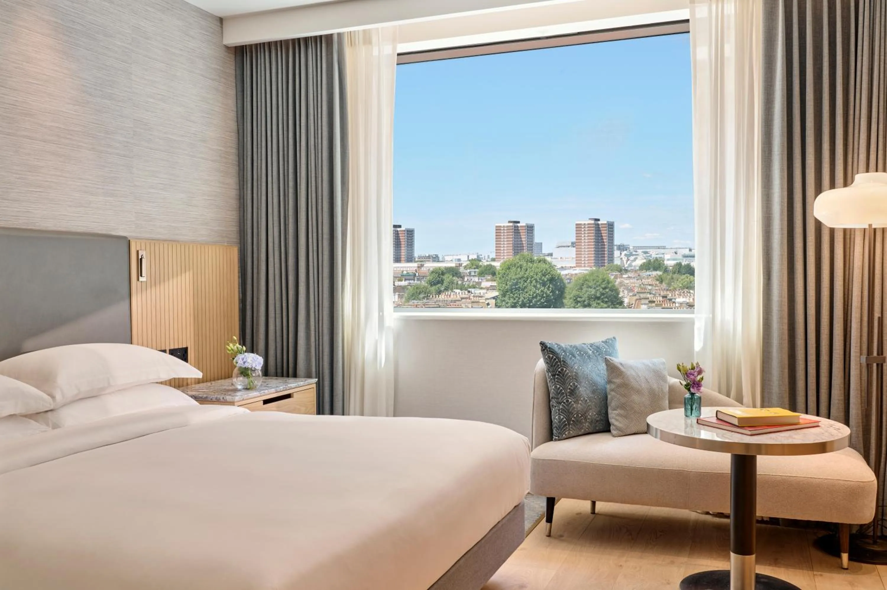 Bed in Hyatt Regency London Olympia