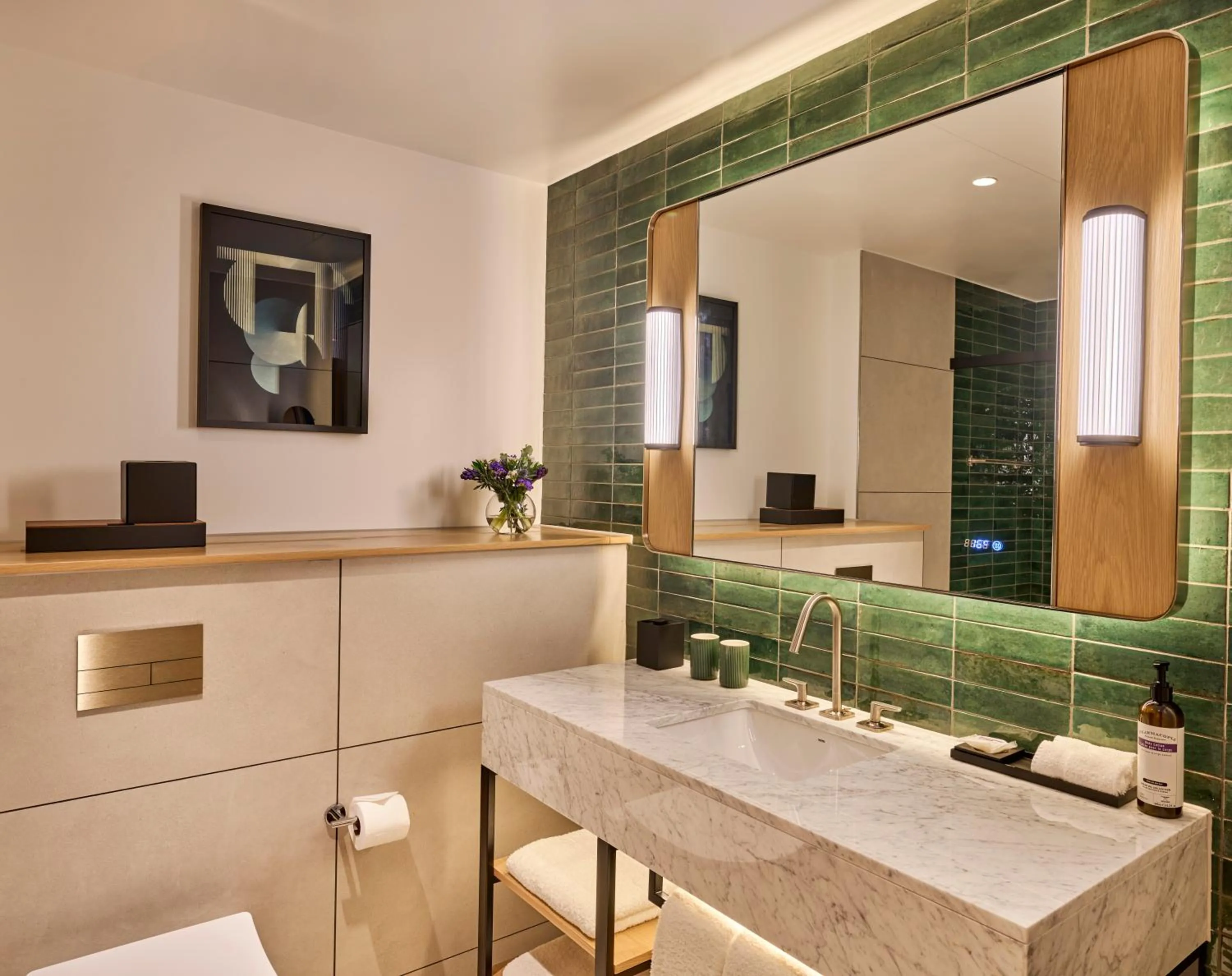 Bathroom in Hyatt Regency London Olympia