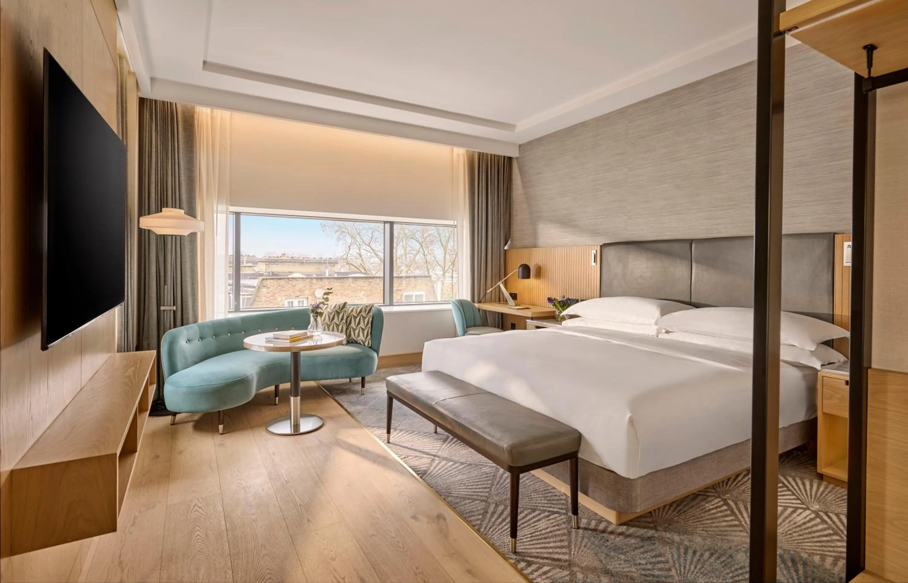 Bedroom, Bed in Hyatt Regency London Olympia