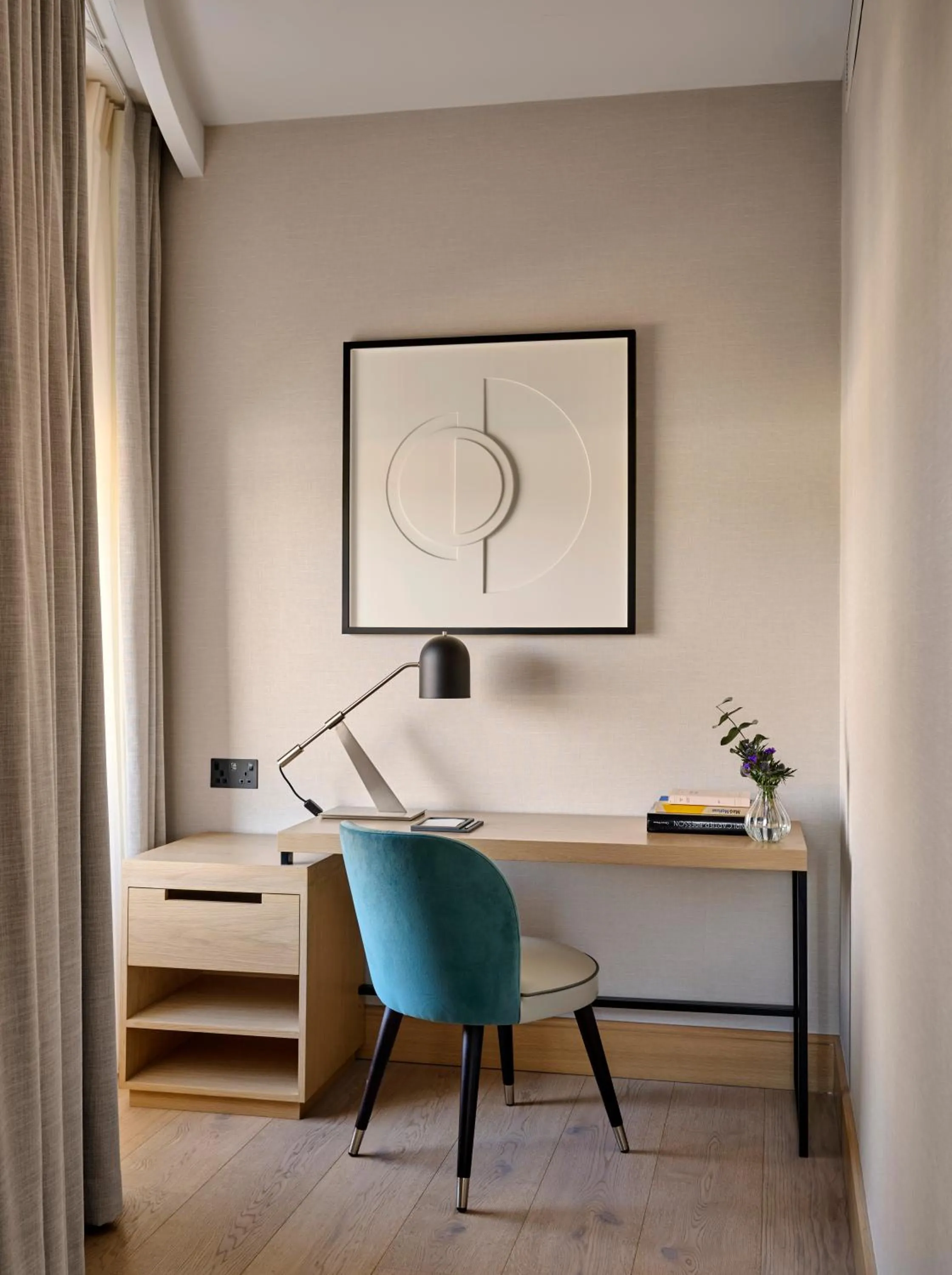 Seating area in Hyatt Regency London Olympia
