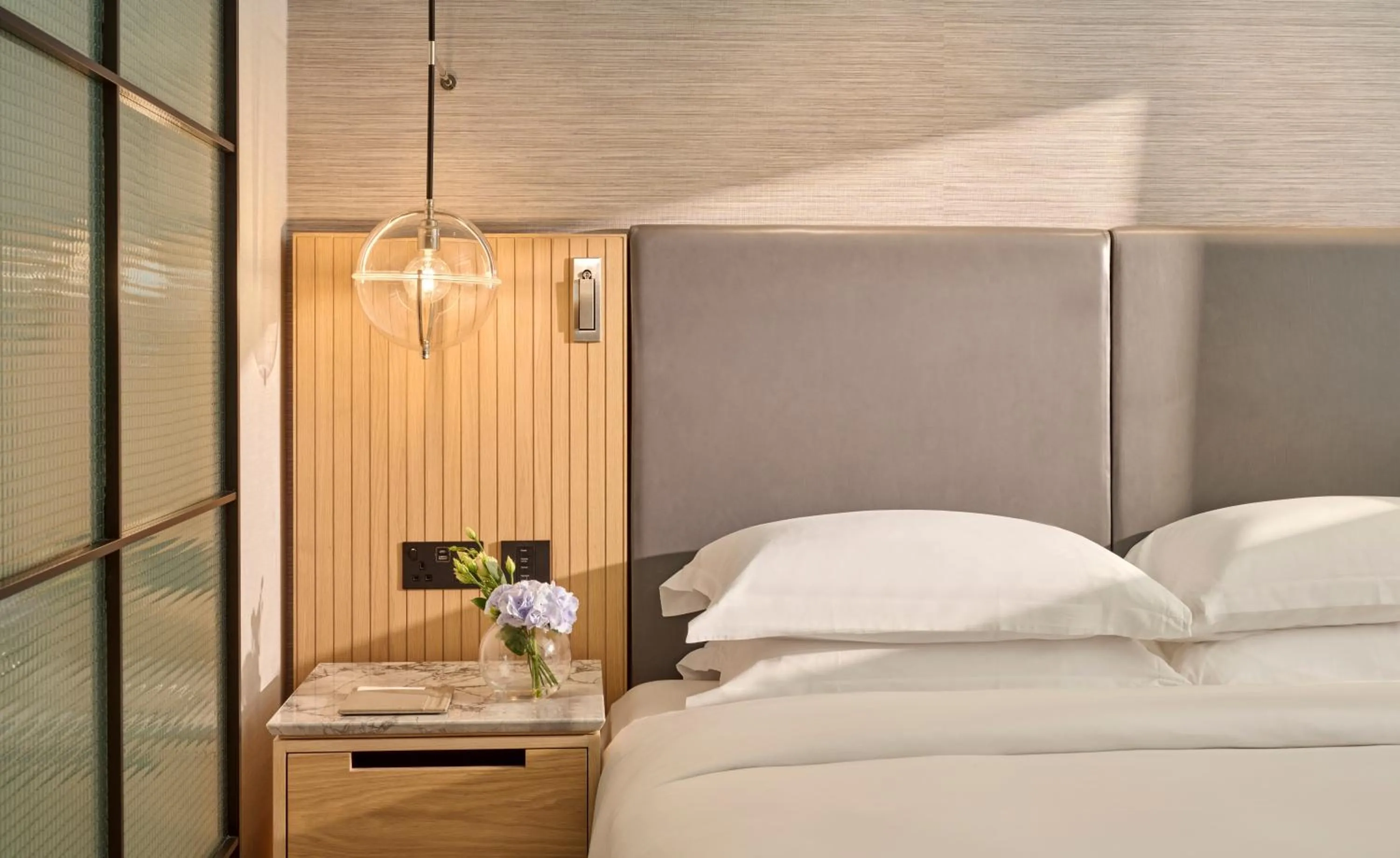 Bed in Hyatt Regency London Olympia