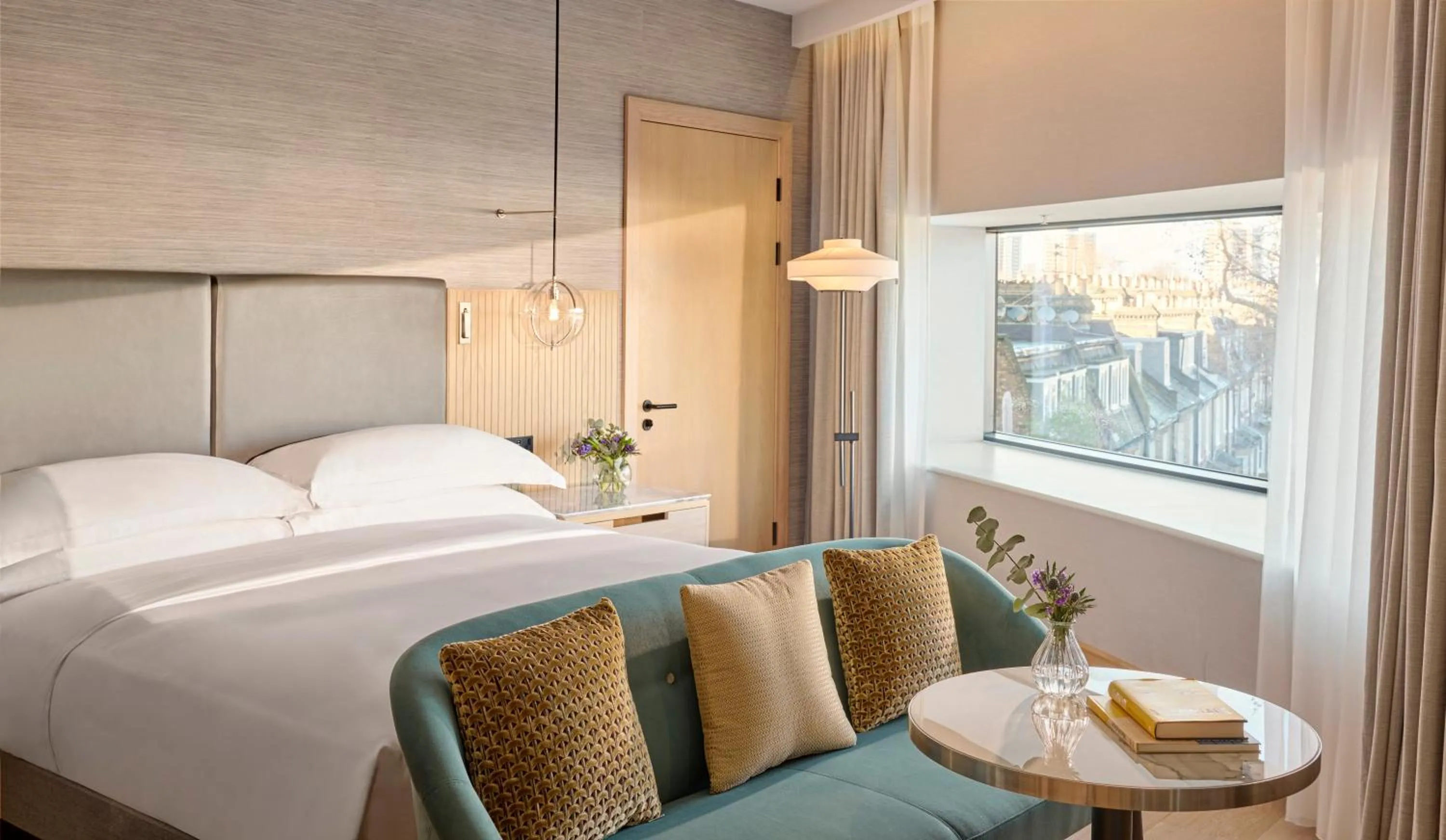 Bed in Hyatt Regency London Olympia