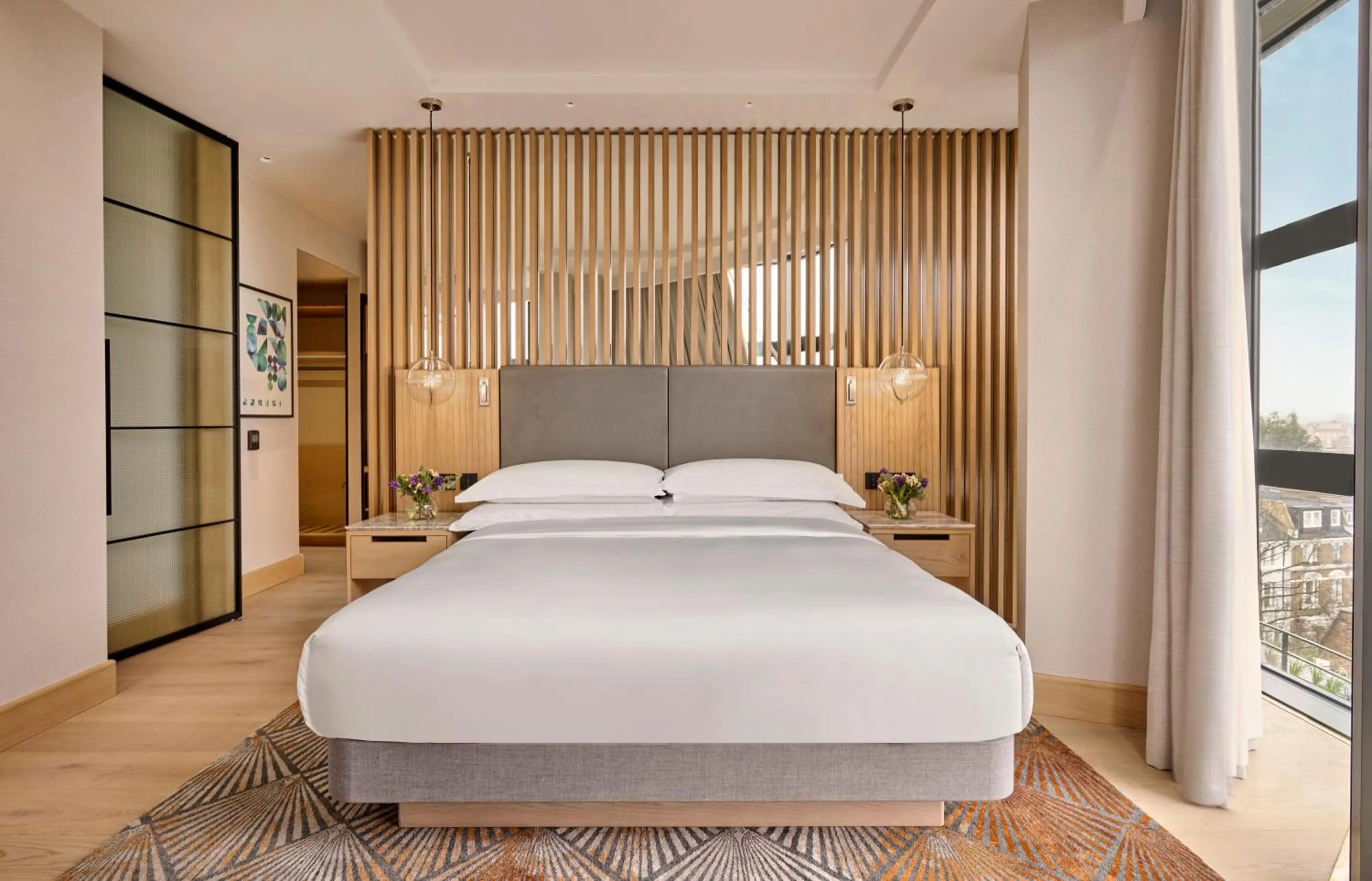 Bed in Hyatt Regency London Olympia