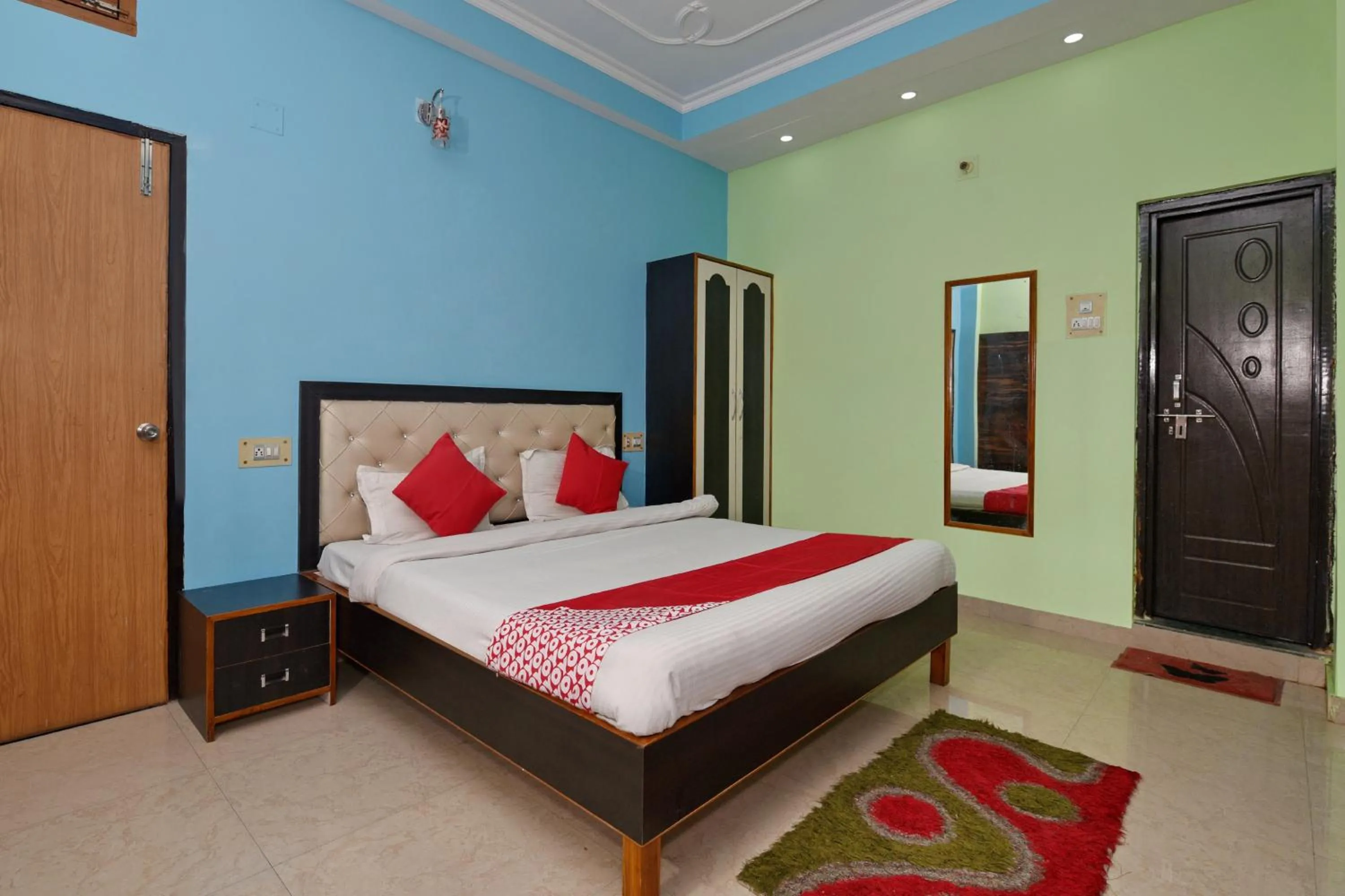 Bedroom, Bed in Hotel O Chaitanya Inn
