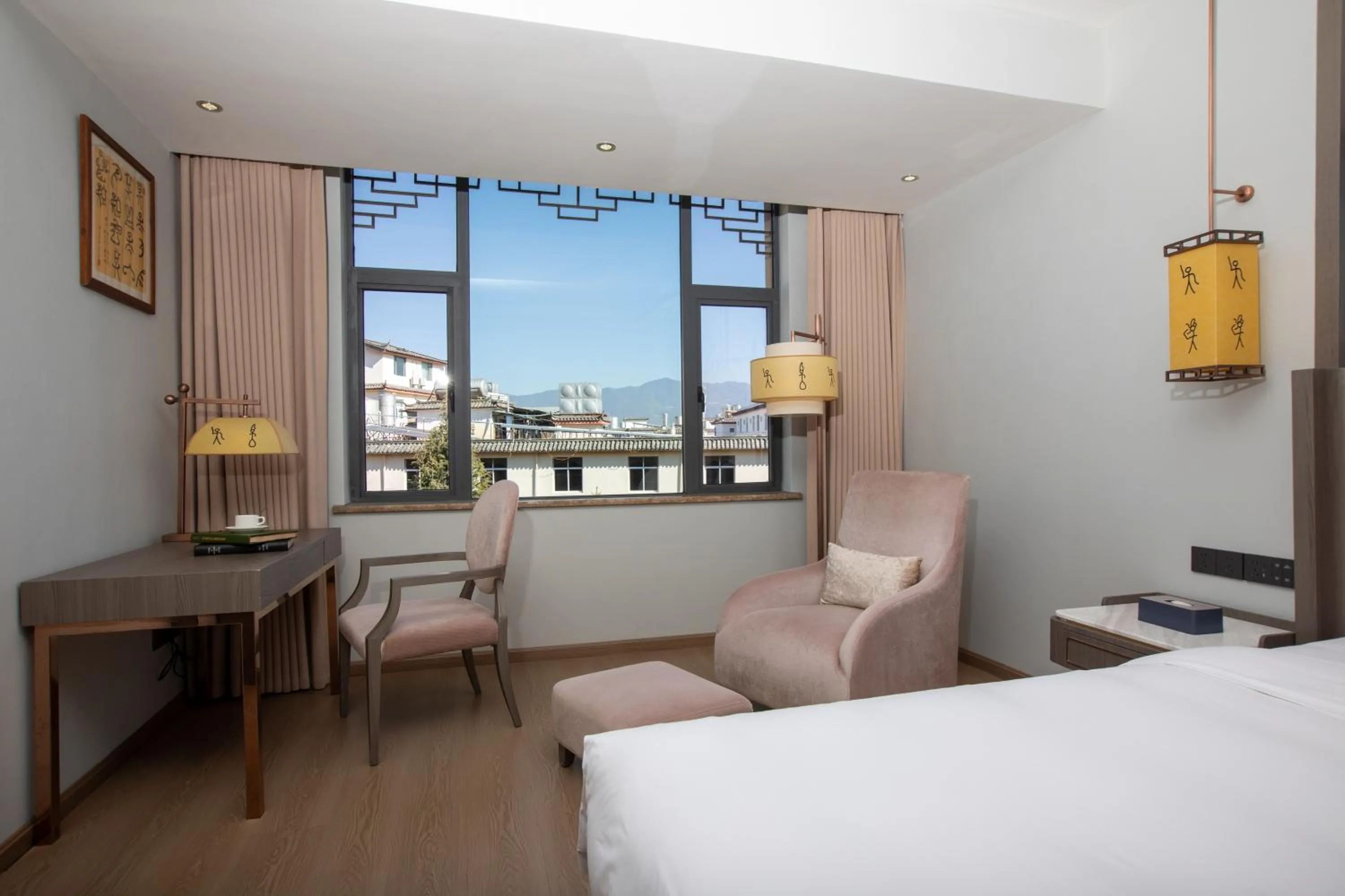 Superior King Room with Garden View - Non-Smoking in Days Hotel by Wyndham Lijiang Gucheng