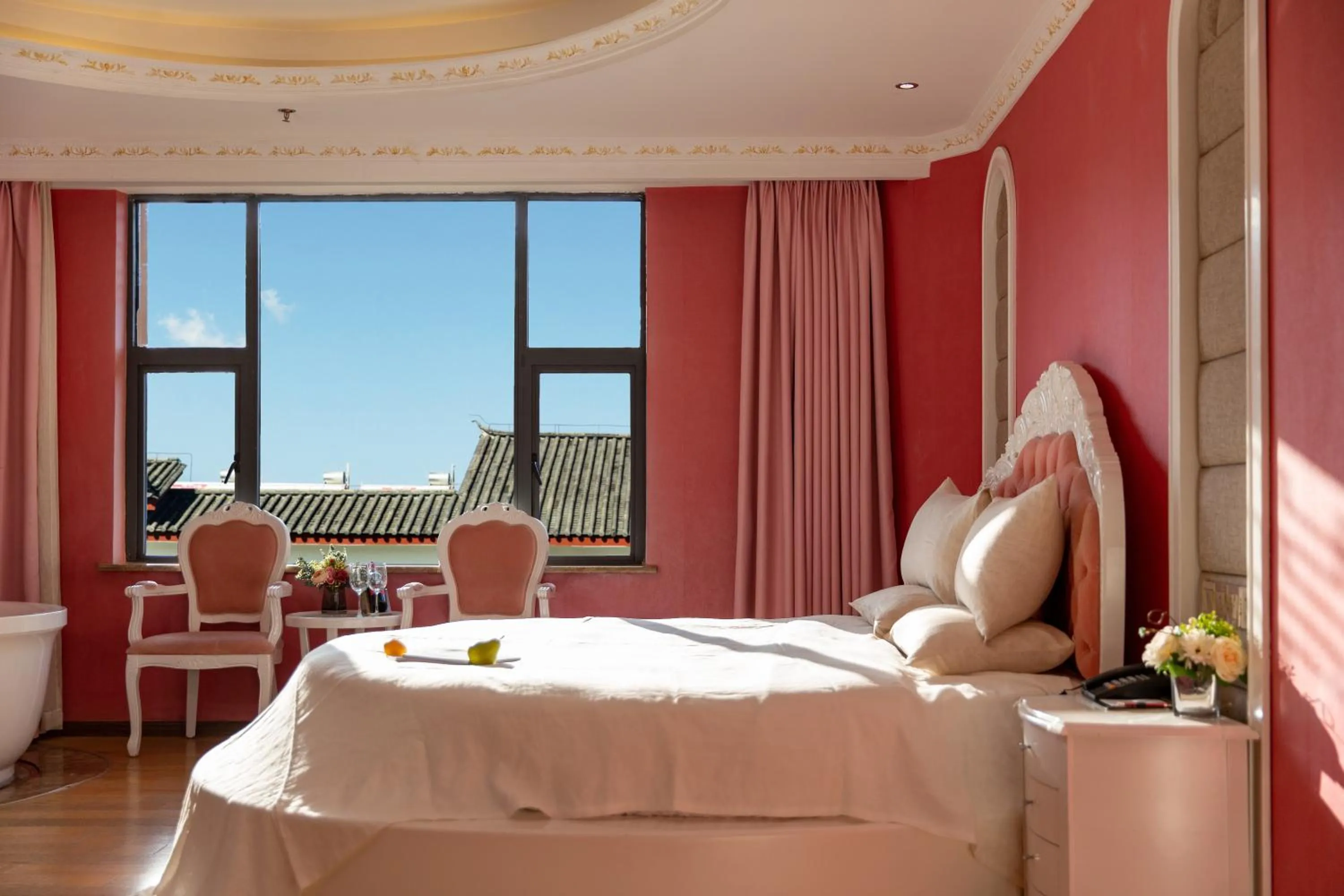 Romantic Room - Smoking in Days Hotel by Wyndham Lijiang Gucheng