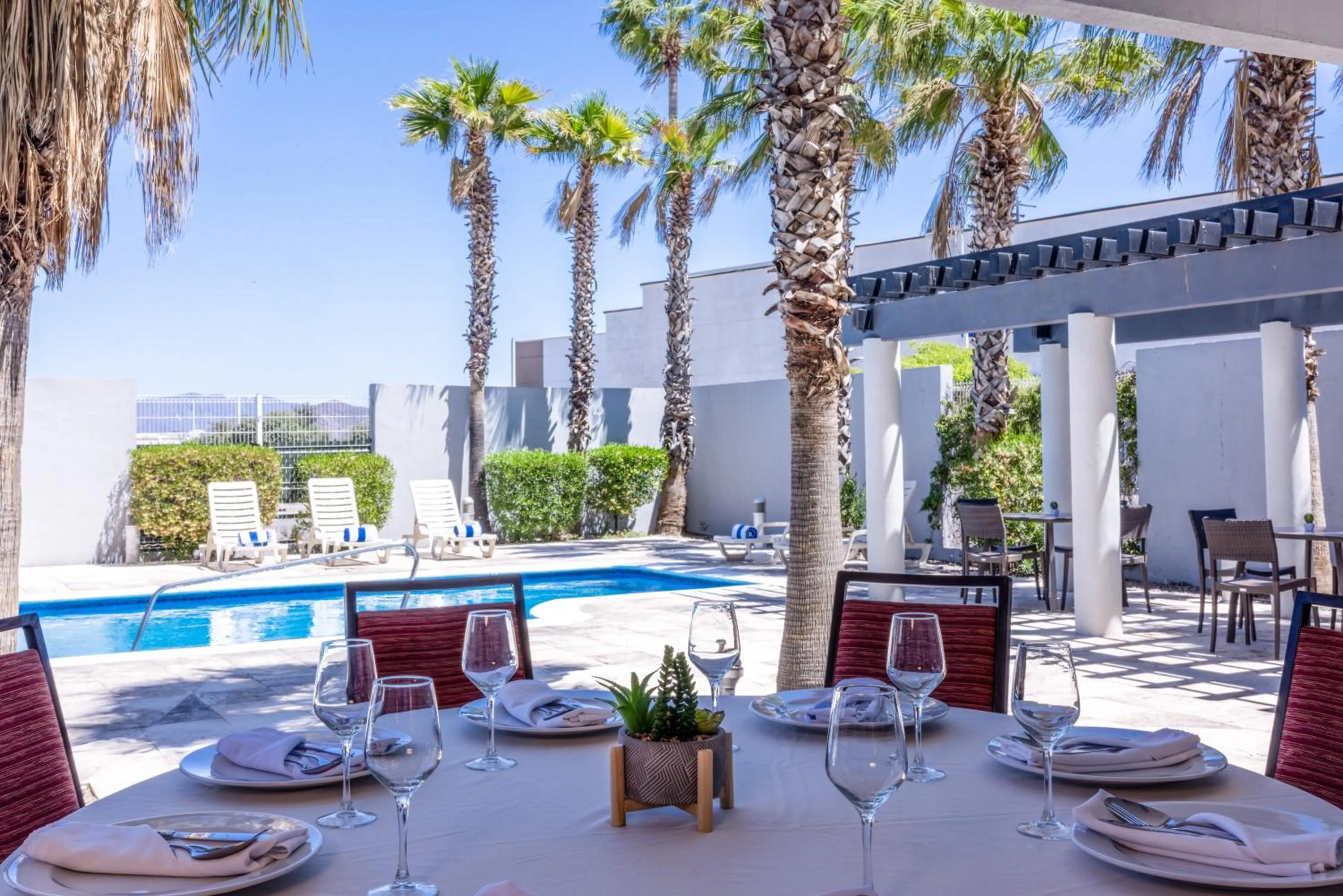 Food and drinks in Courtyard by Marriott Hermosillo