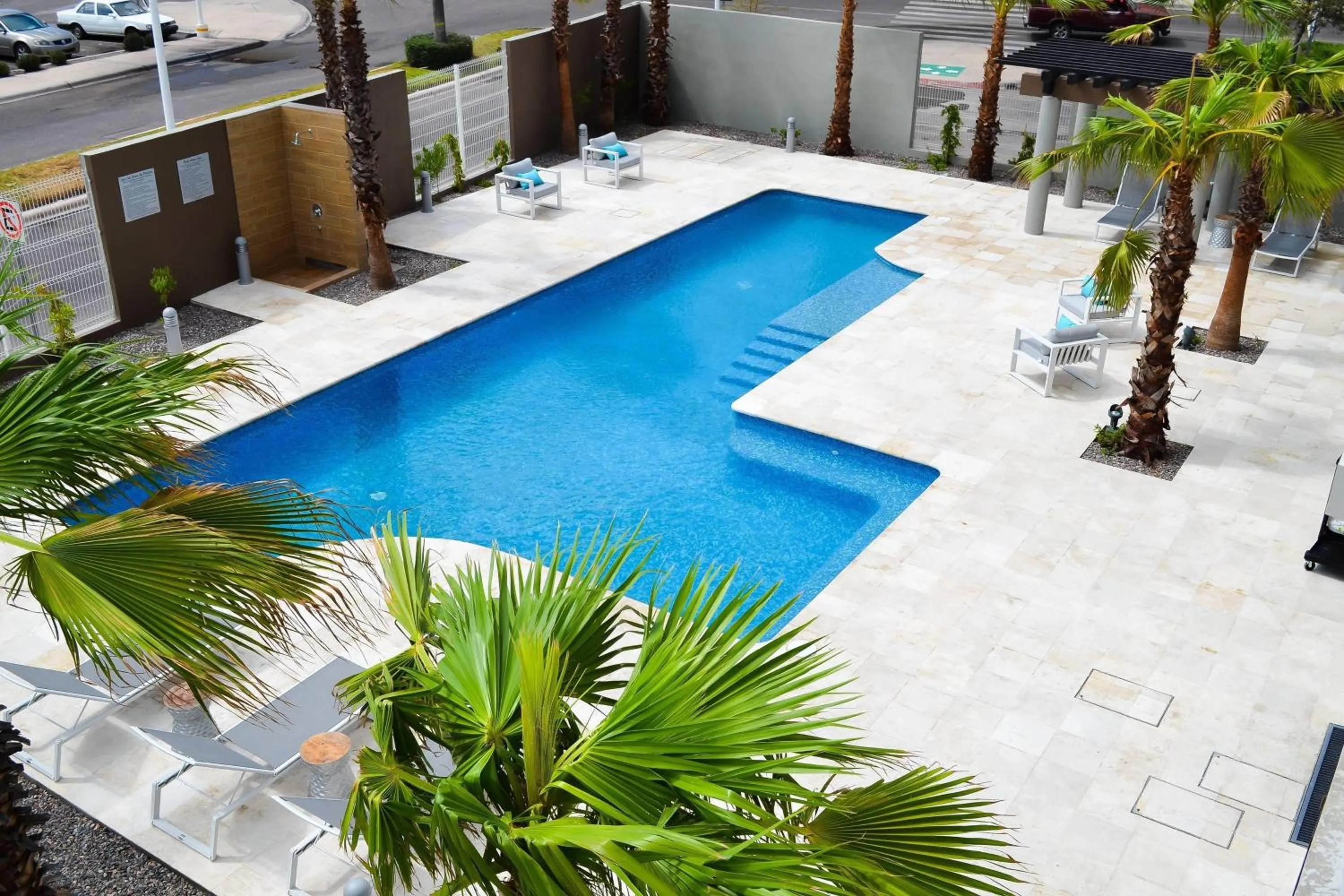 Swimming pool in Courtyard by Marriott Hermosillo